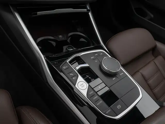 BMW 3 Series view 23
