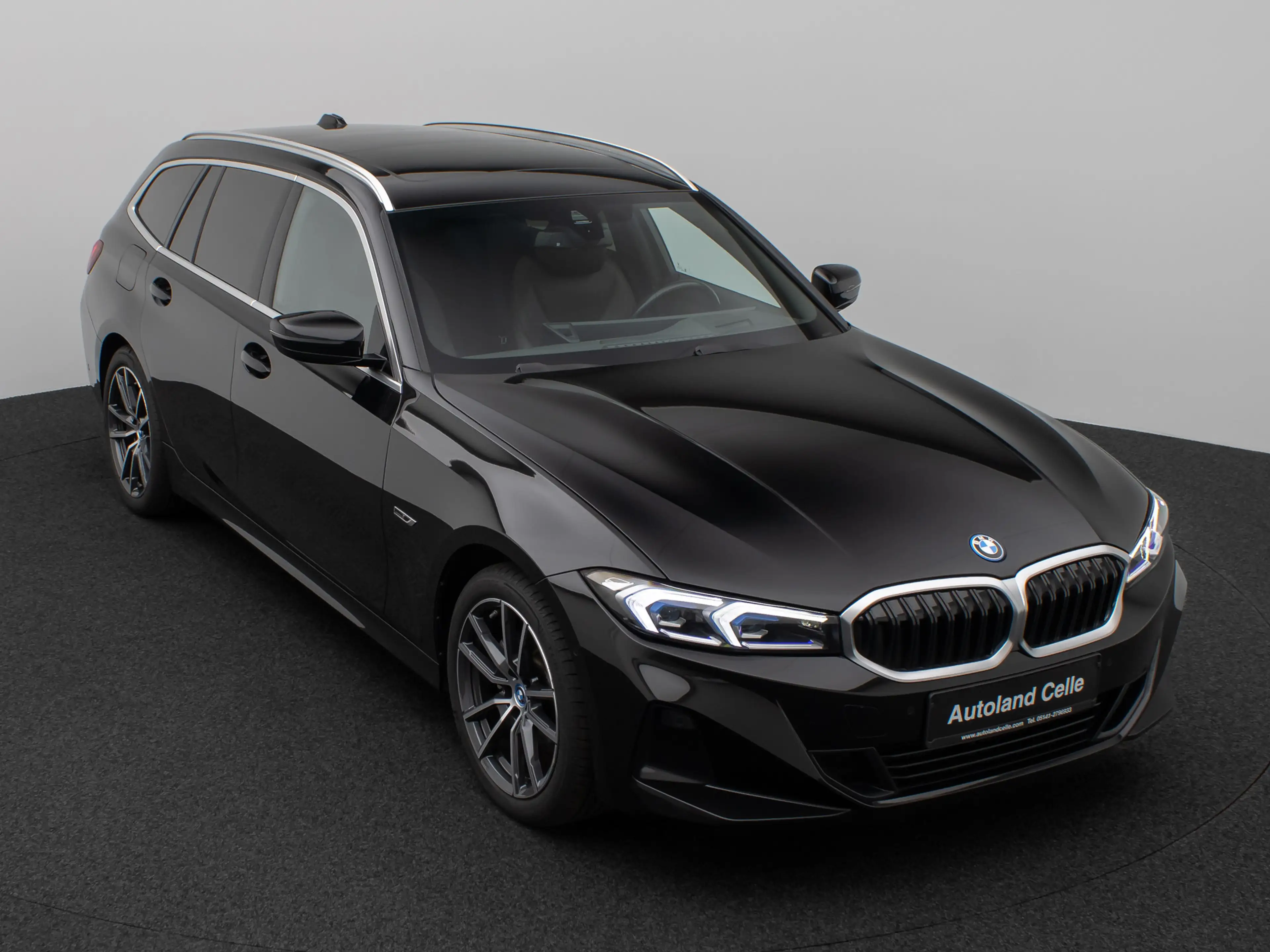 BMW 330 Pano. Kamera HUD DAB H K AHK Komfort Sport — photo 3