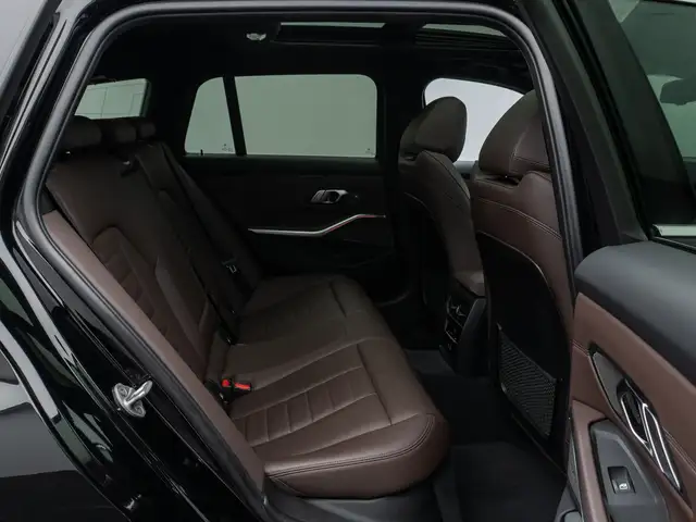 BMW 3 Series view 27