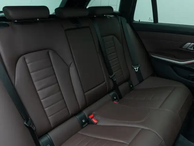 BMW 3 Series view 29