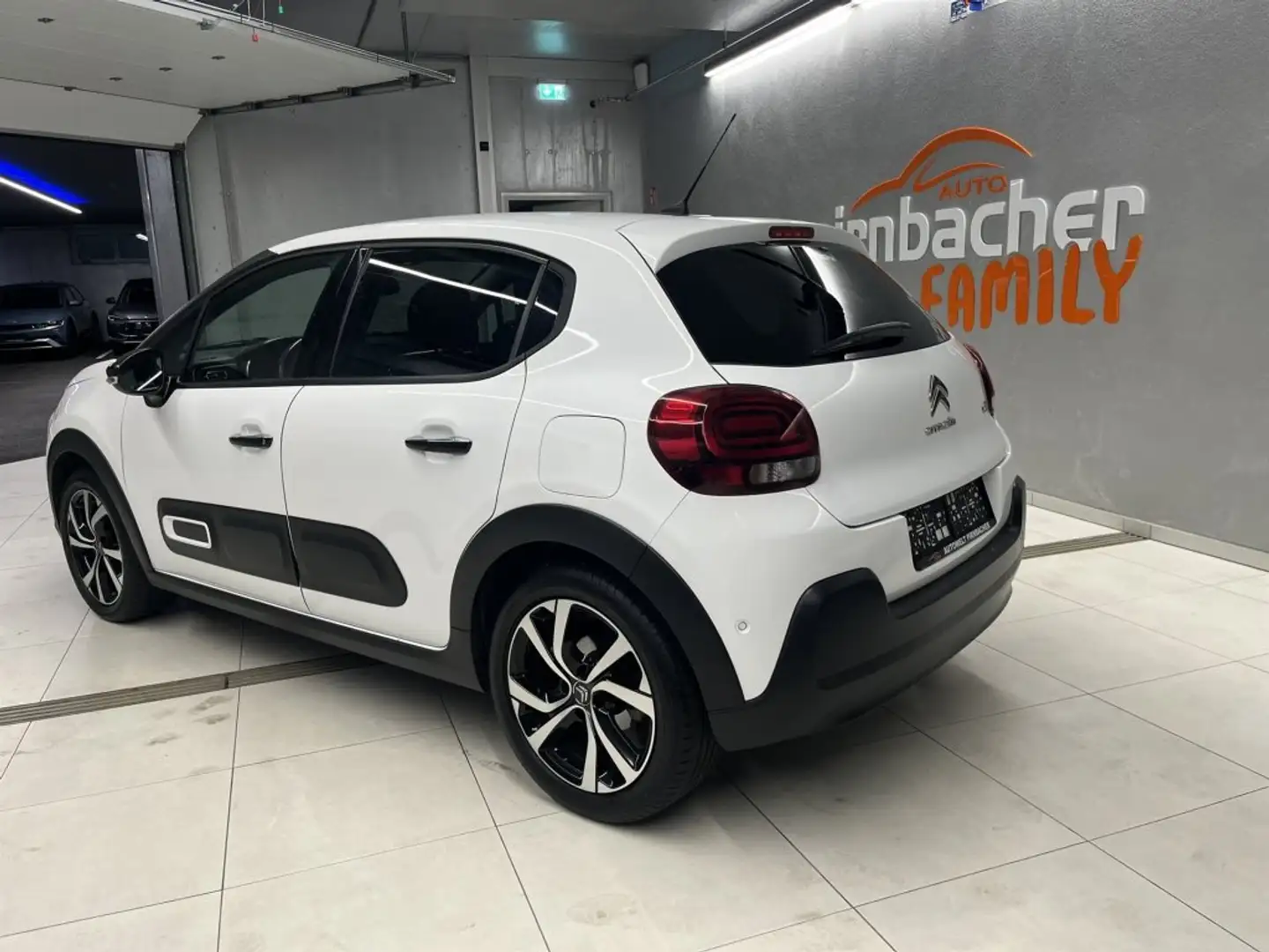 Citroen C3 PureTech 110 S&S 6-Gang SHINE Weiß - 2