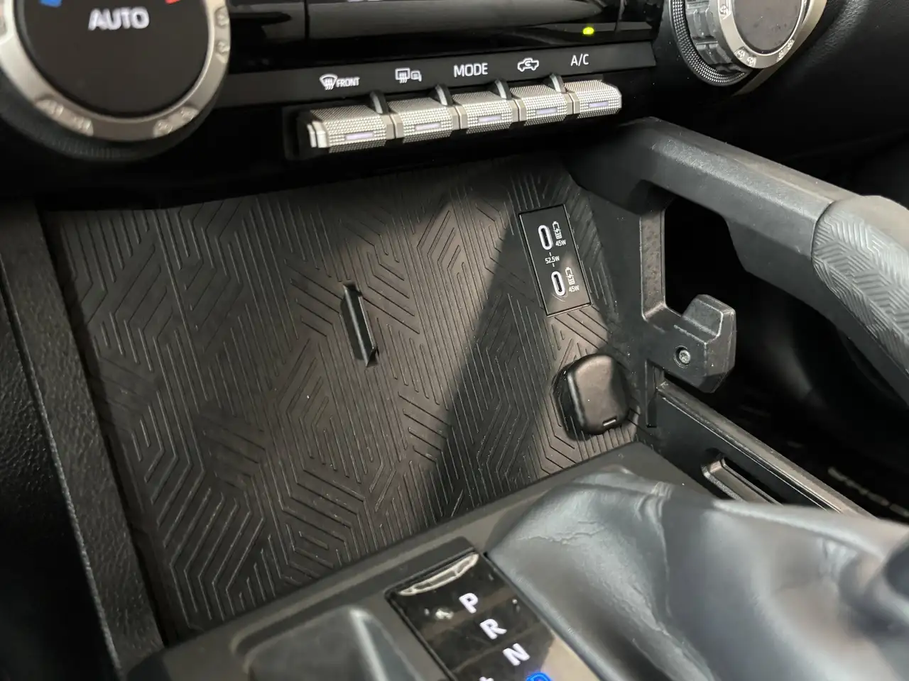 Toyota Tacoma снимка Toyota Tacoma