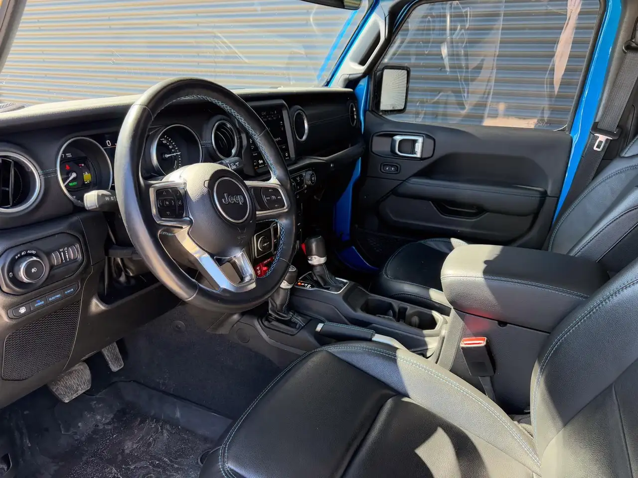 Jeep Wrangler снимка Jeep Wrangler