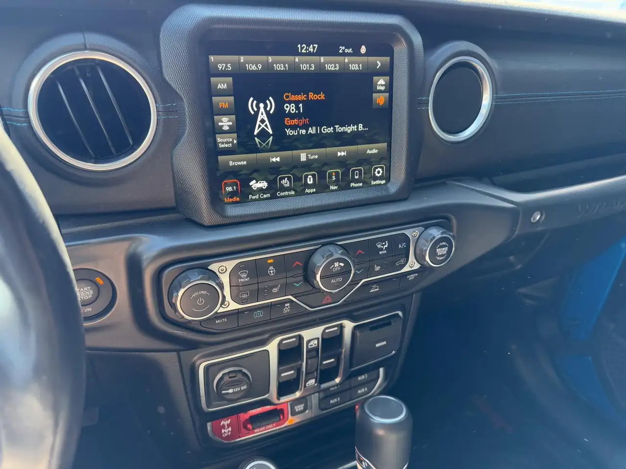 Jeep Wrangler снимка Jeep Wrangler