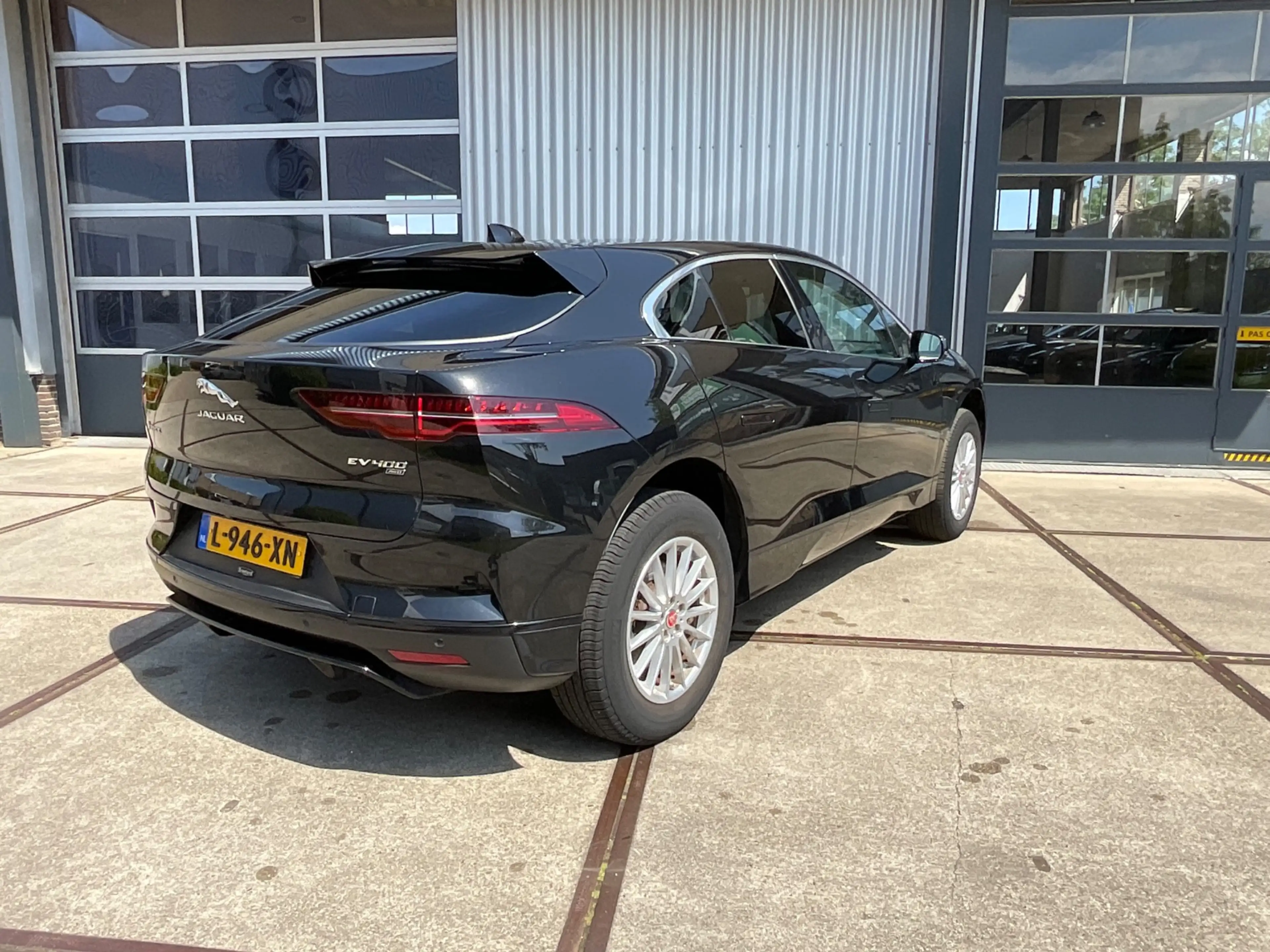 Jaguar I-Pace EV400 S 90 kWh 3-fase lader — photo 3