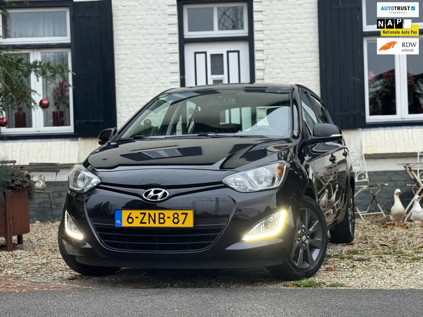 Hyundai i20 1.2i i-Deal|Bluetooth|Navi|Trekhaak|Airco| Negro - 1