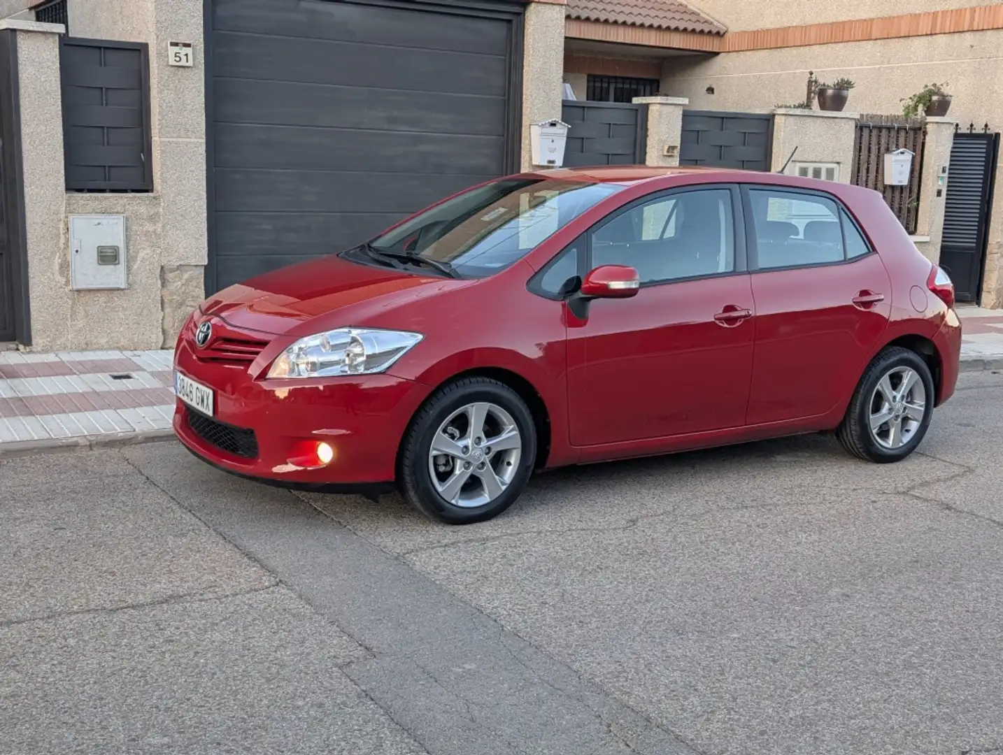 Toyota Auris 1.6 VVT-i Advance Burdeos - 1