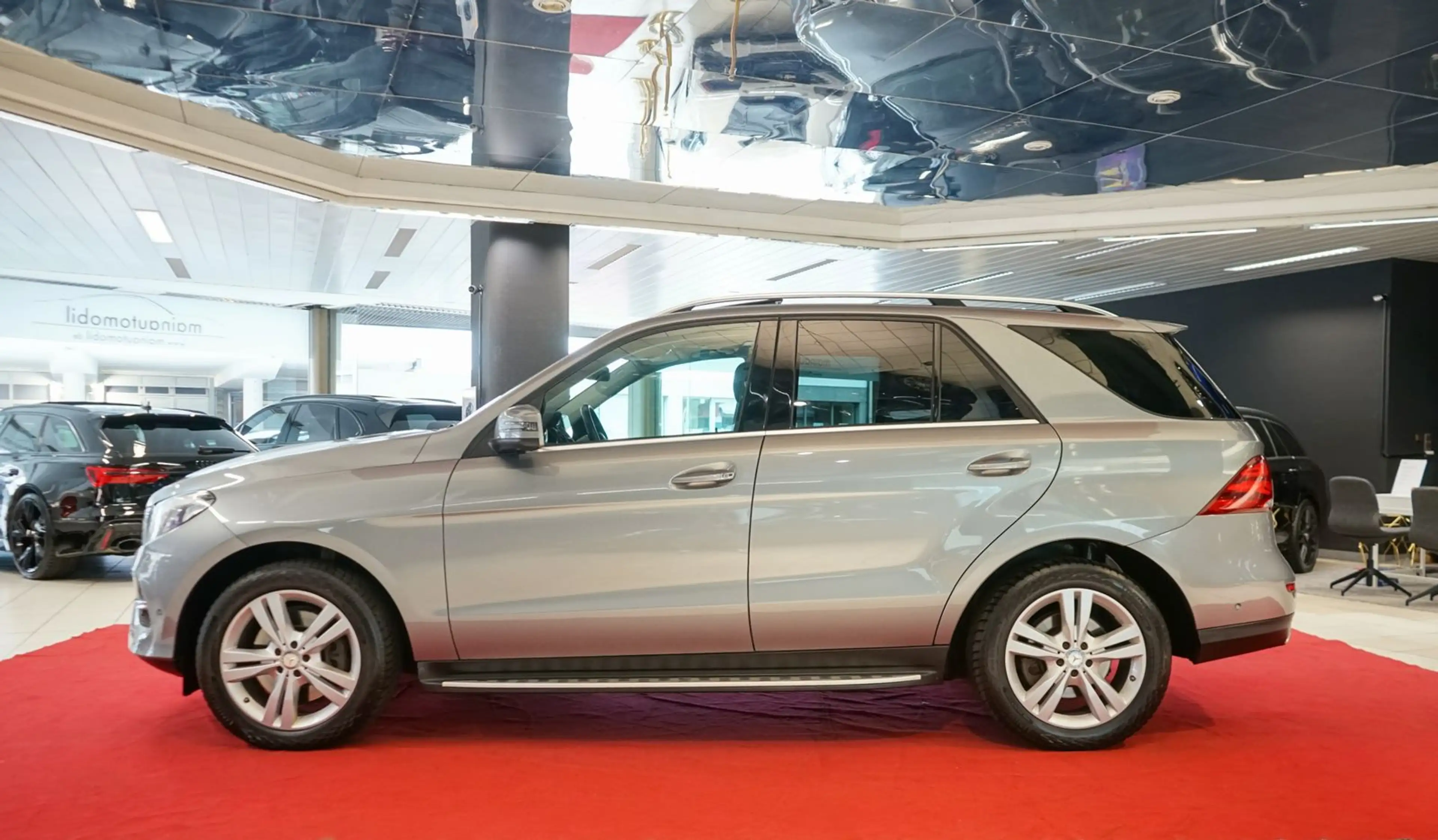 Mercedes-Benz GLE 400 4M AHK MWST Distronic HarmanKardo Keyles — photo 5