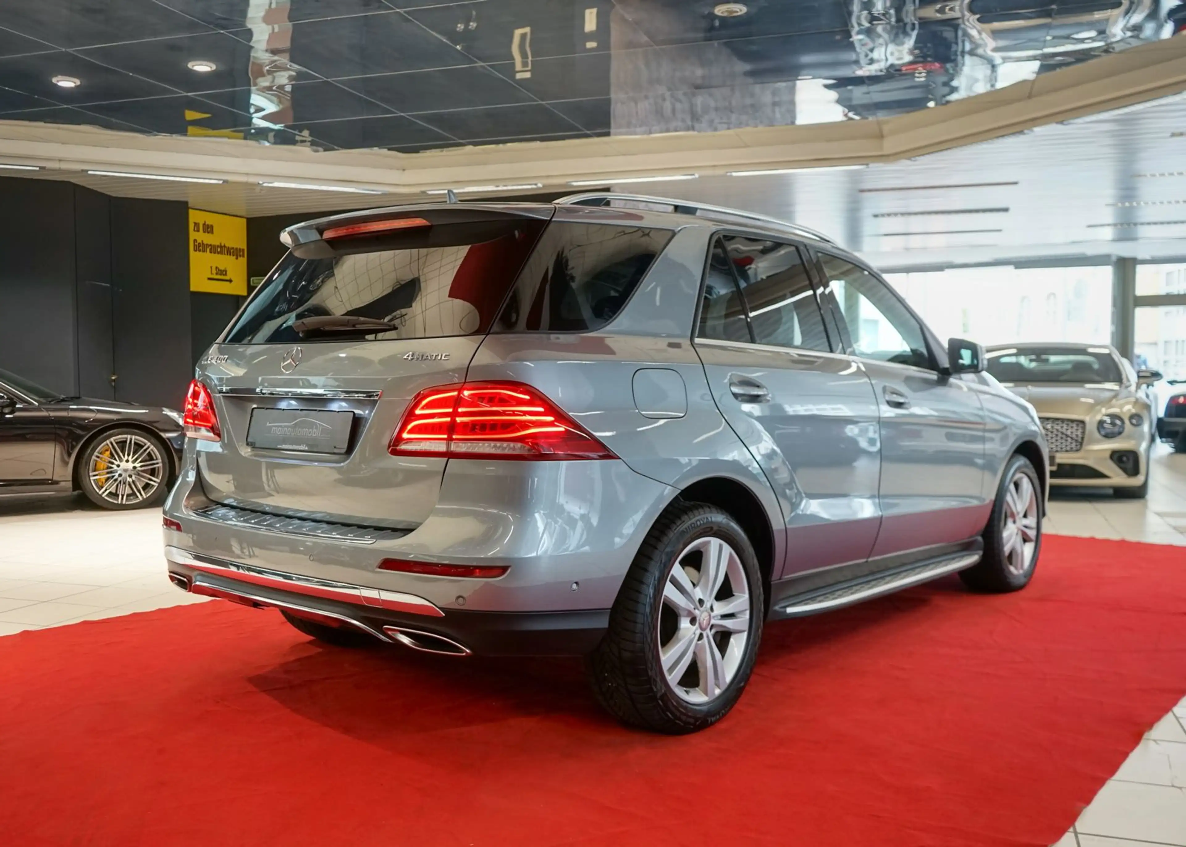 Mercedes-Benz GLE 400 4M AHK MWST Distronic HarmanKardo Keyles — photo 10