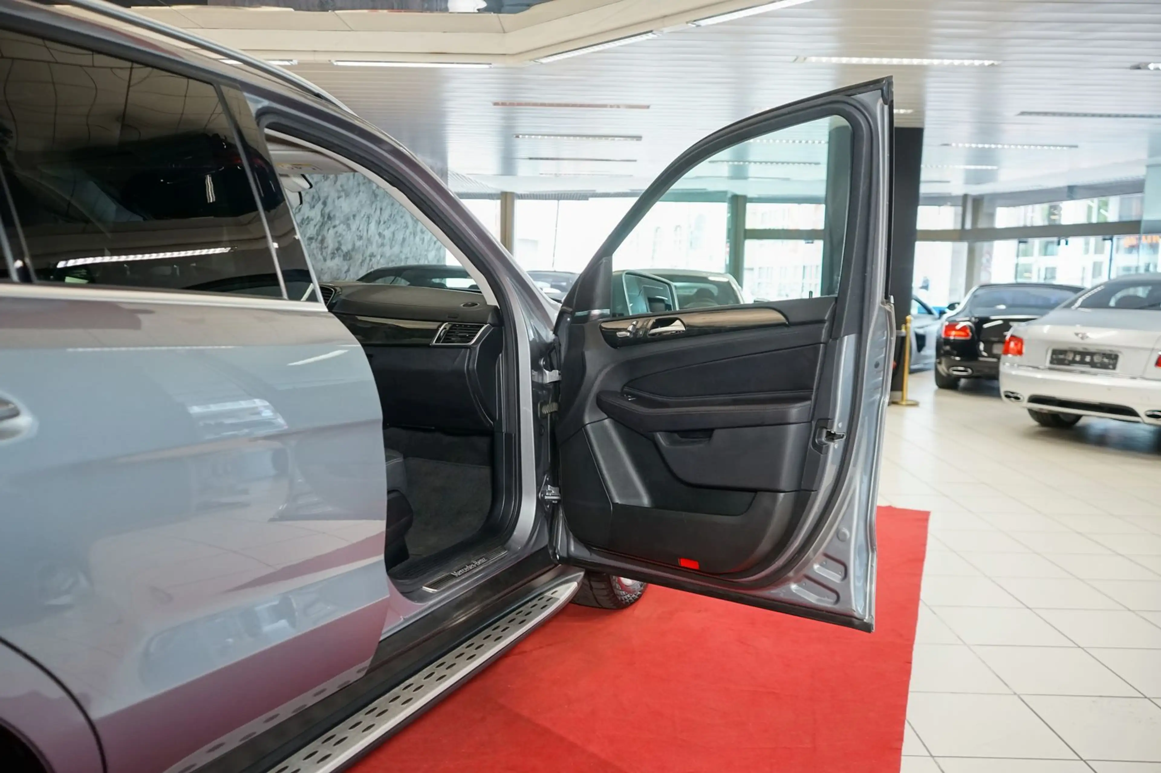 Mercedes-Benz GLE 400 4M AHK MWST Distronic HarmanKardo Keyles — photo 31