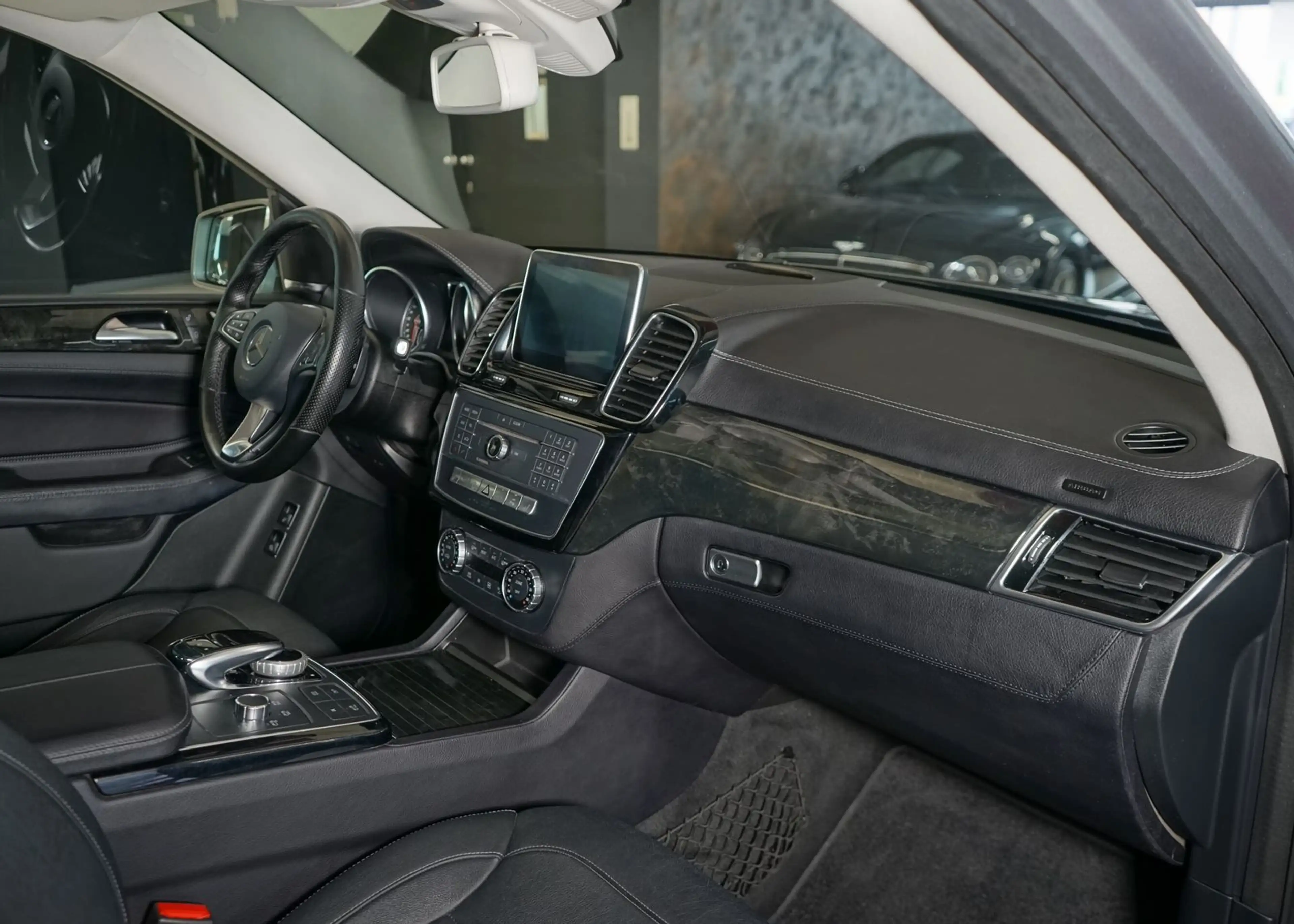 Mercedes-Benz GLE 400 4M AHK MWST Distronic HarmanKardo Keyles — photo 29
