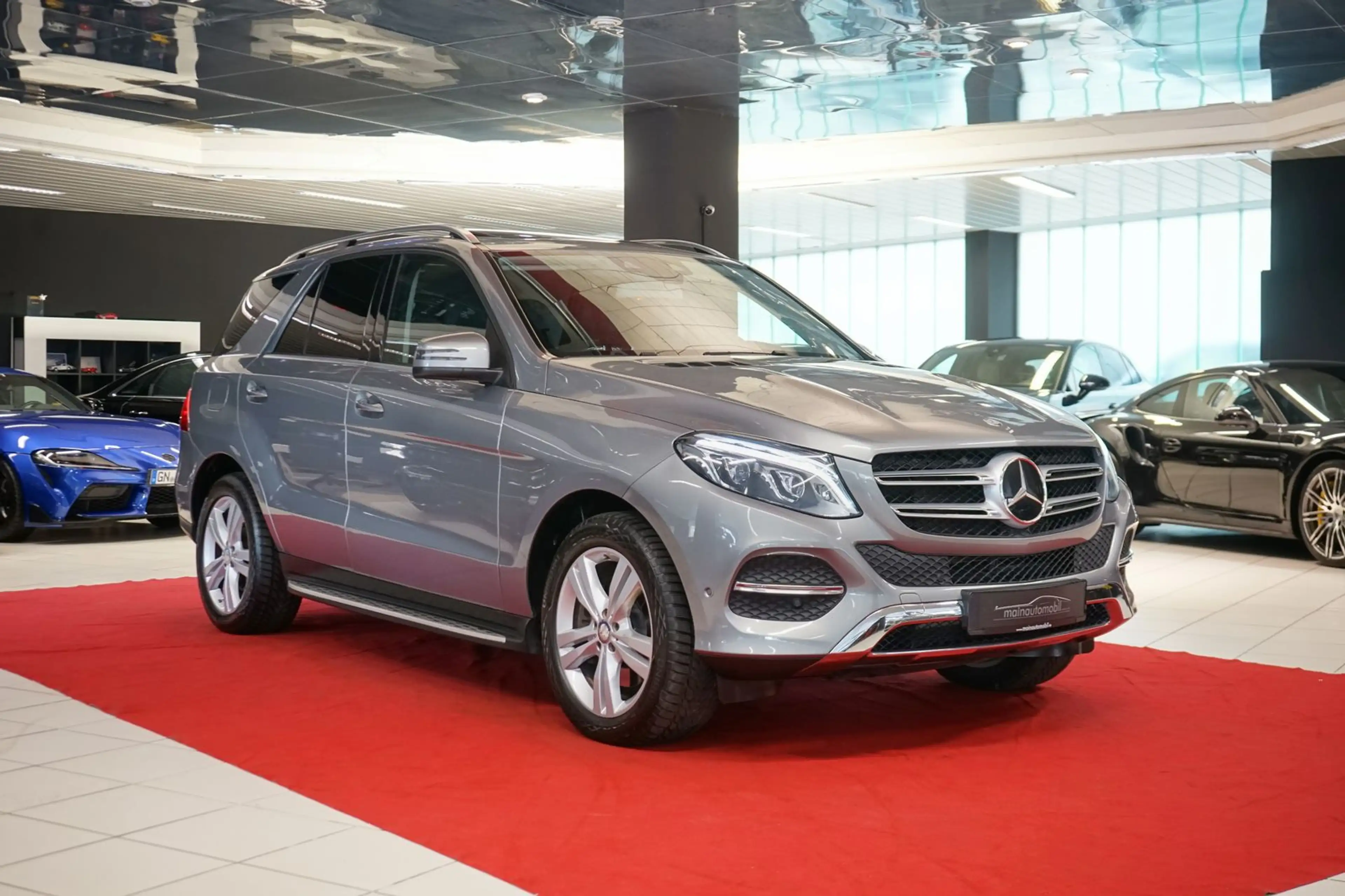 Mercedes-Benz GLE 400 4M AHK MWST Distronic HarmanKardo Keyles — photo 12