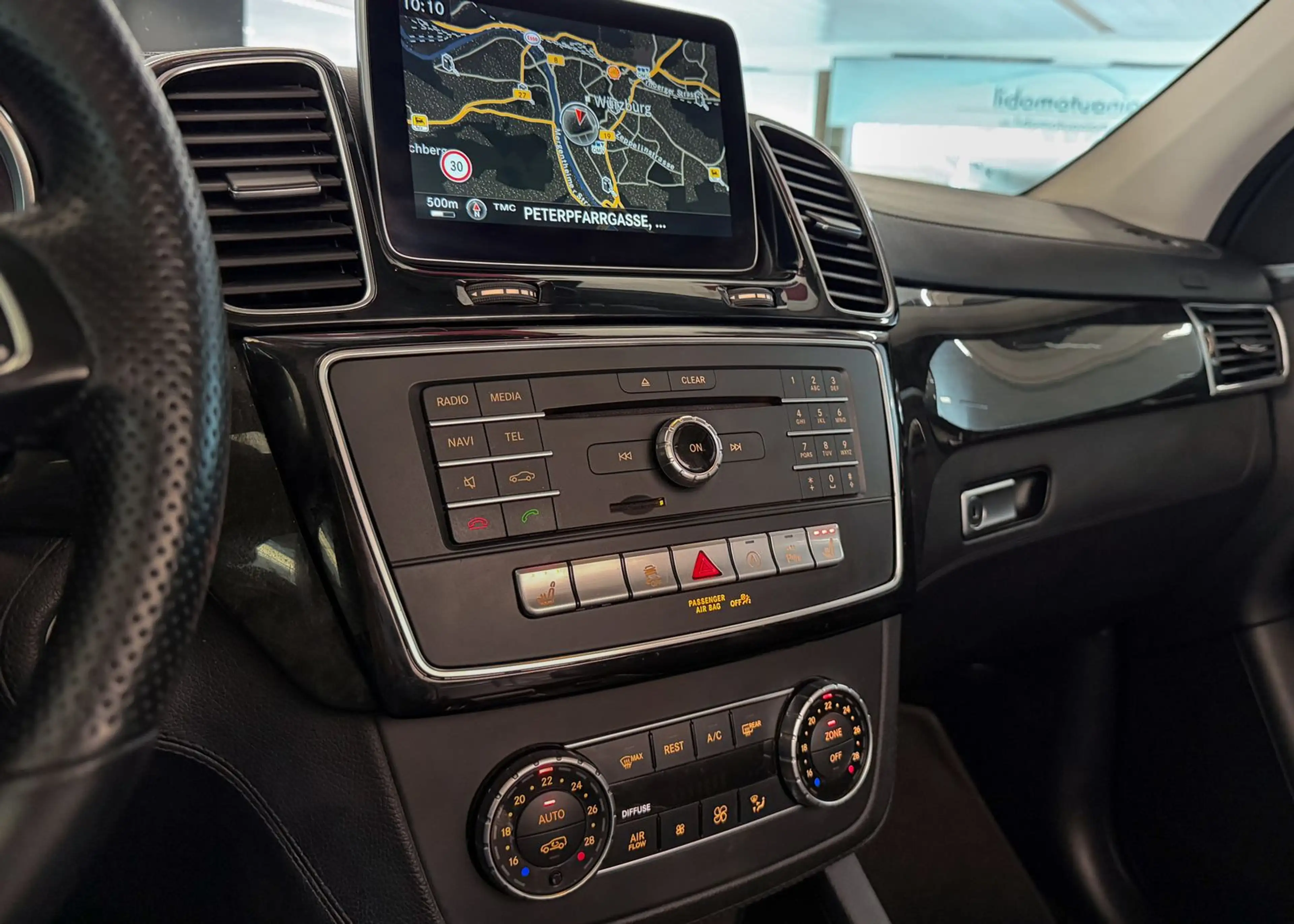 Mercedes-Benz GLE 400 4M AHK MWST Distronic HarmanKardo Keyles — photo 25