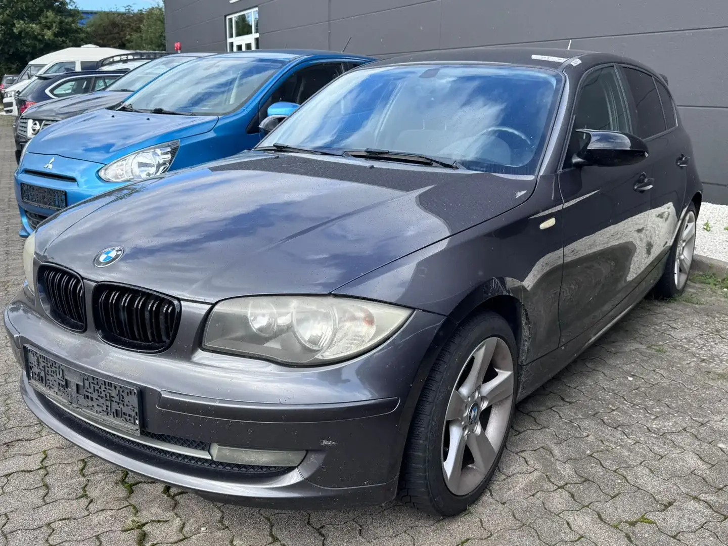 BMW 118 d Lim. Advantage PDC Sihzg HU-05-2027 Grau - 1