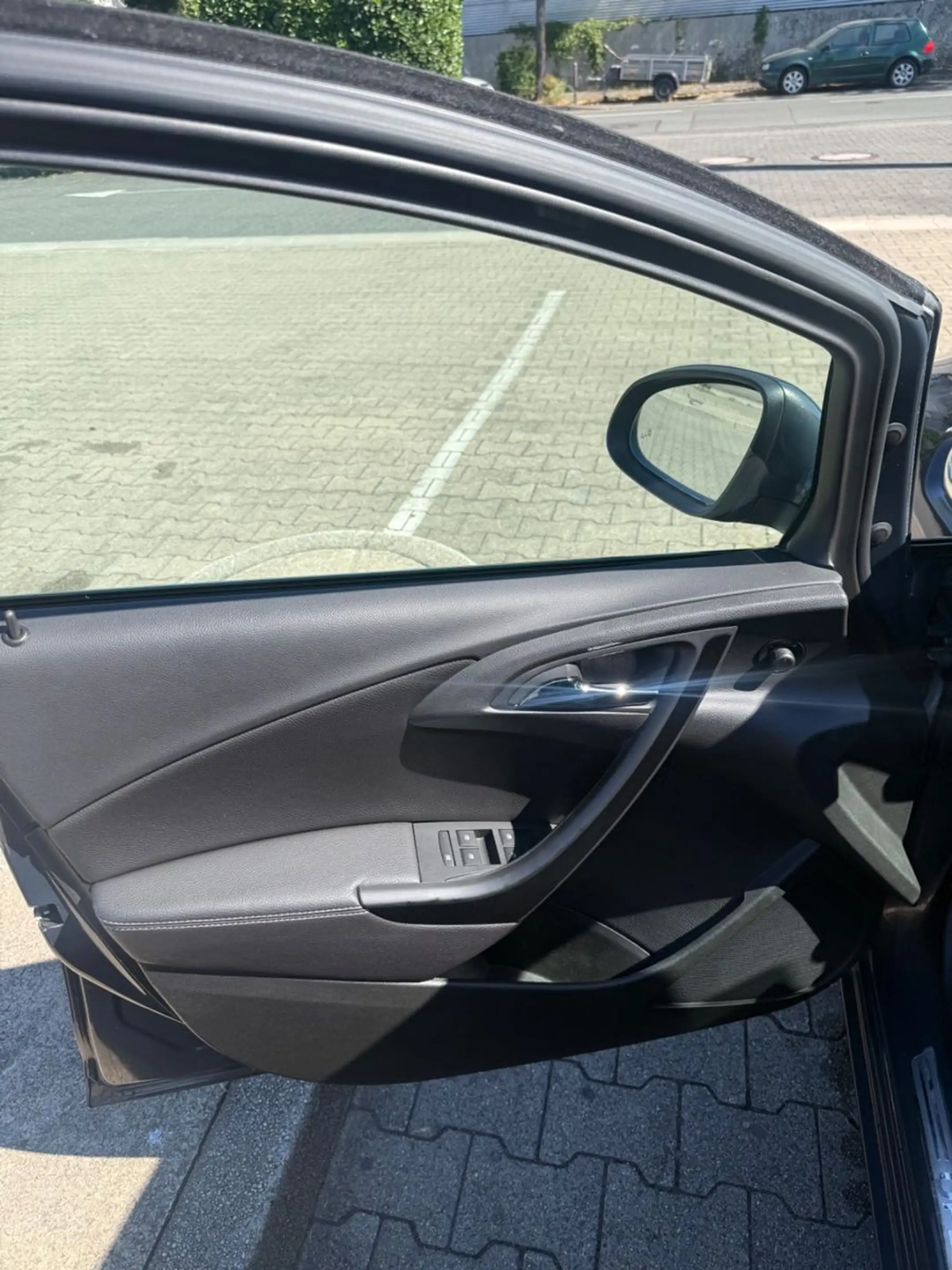 Opel Astra J Sports Tourer Exklusiv AUTOMATIK — photo 11