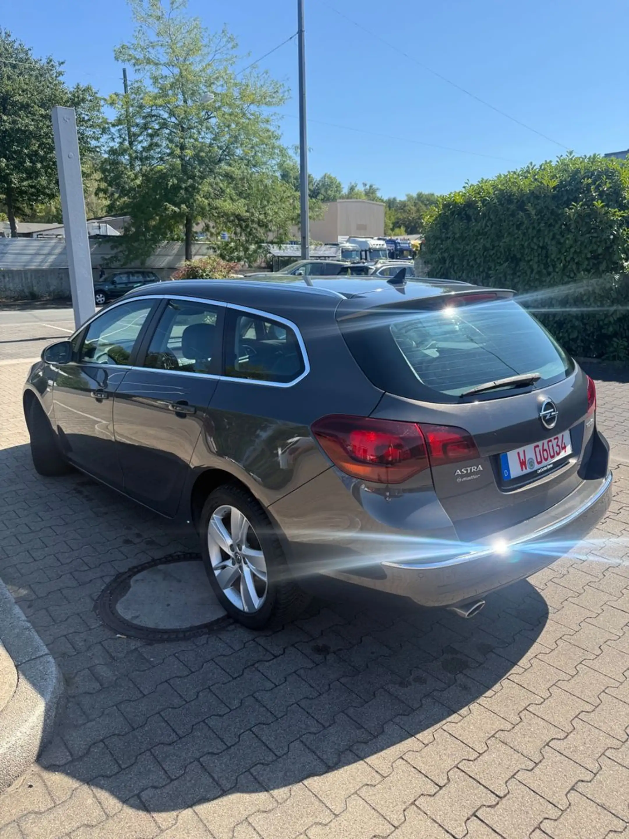 Opel Astra J Sports Tourer Exklusiv AUTOMATIK — photo 7
