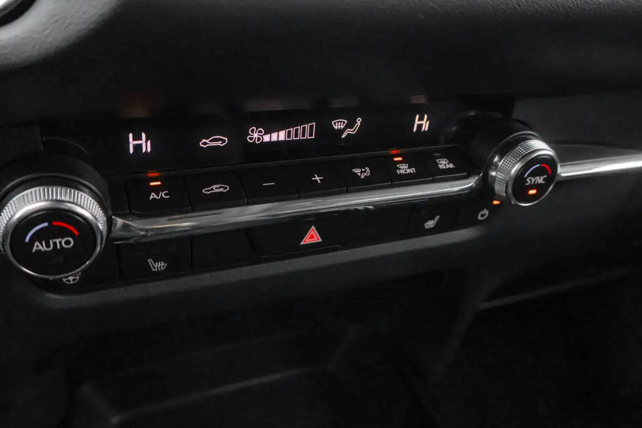Mazda CX-30 снимка Mazda CX-30