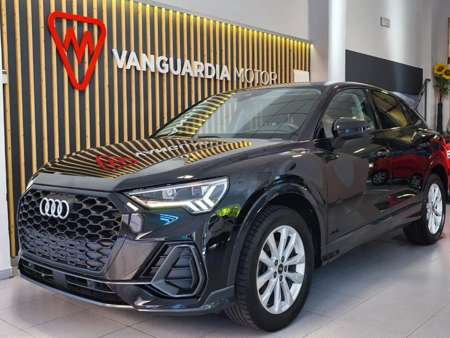 Audi A6 allroad 35 TFSI 110kW (150CV) Advanced Noir - 1