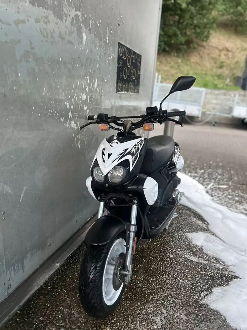 MBK Stunt 50 Zwart - 2