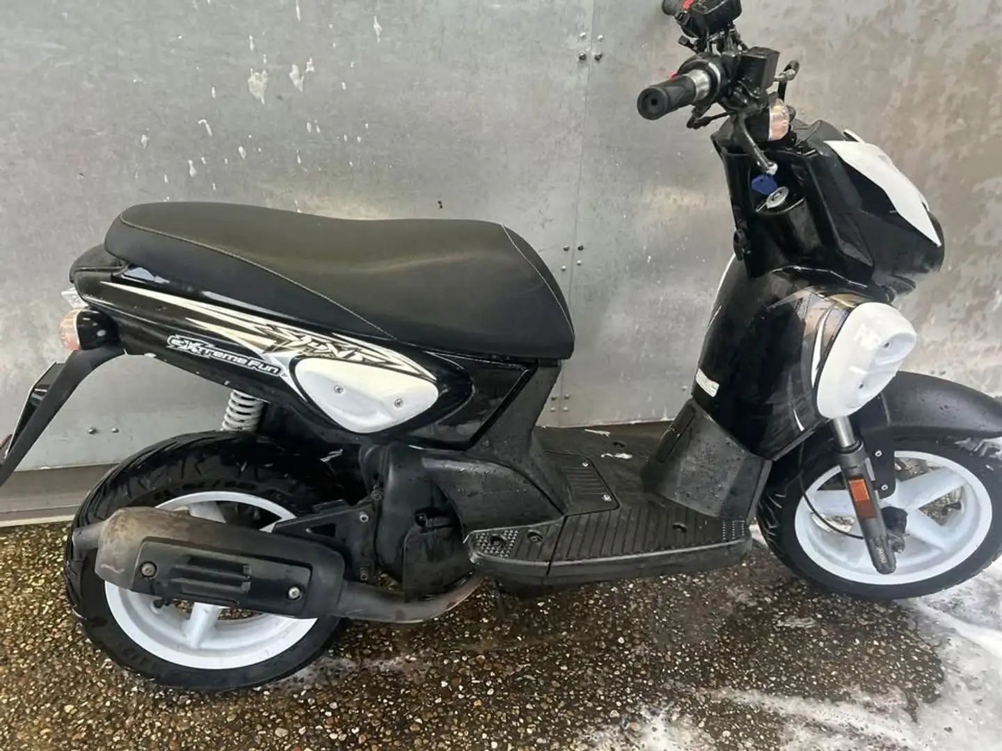 MBK Stunt 50 Zwart - 1