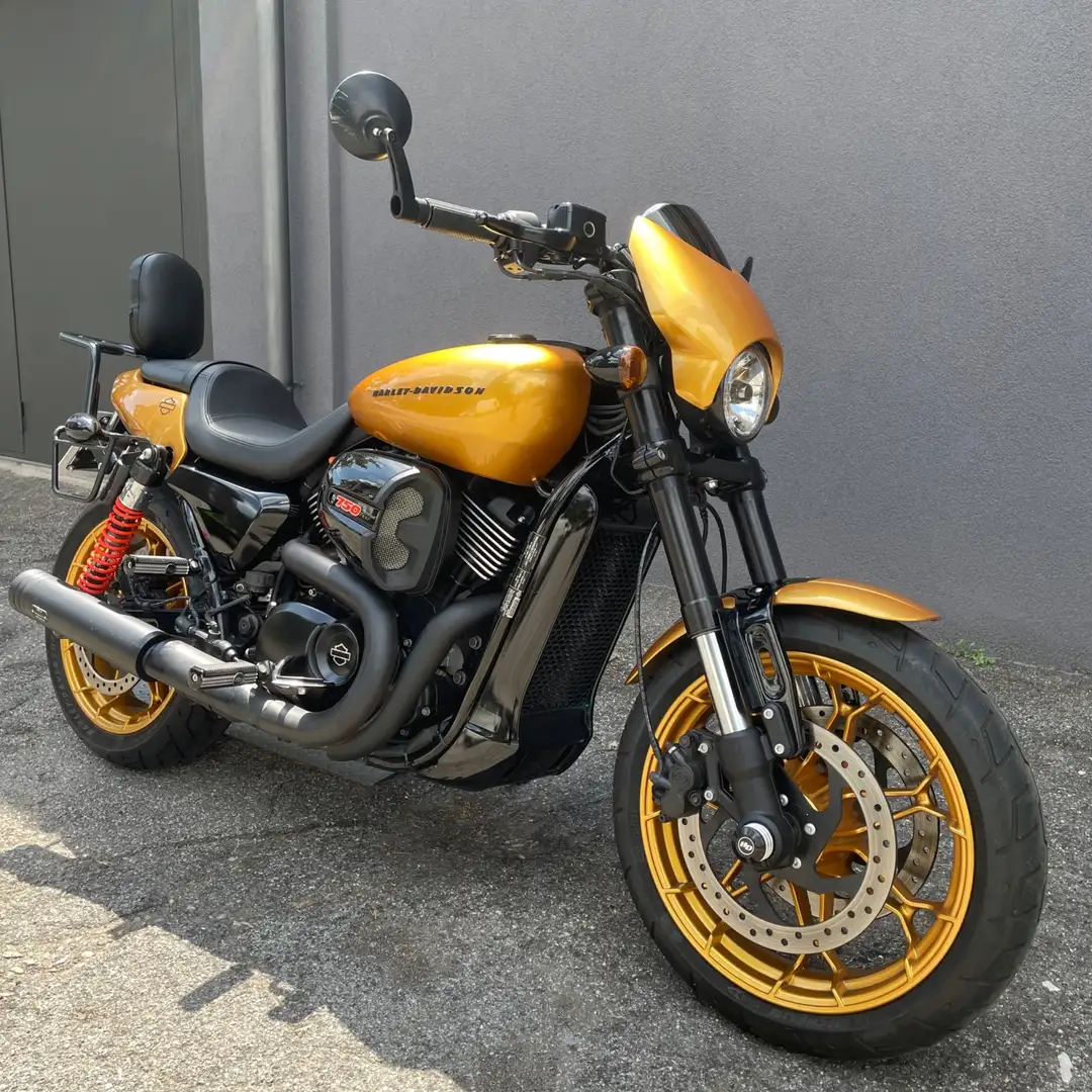 Harley-Davidson Street Rod - 2
