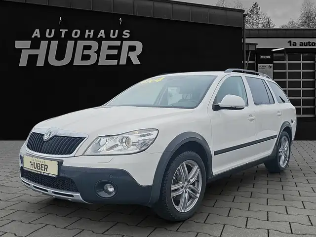 Skoda Octavia Scout PLUS 4X4 2.0 TDI DSG MY 2012 TÜV neu