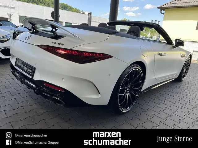 Mercedes-Benz SL view 12