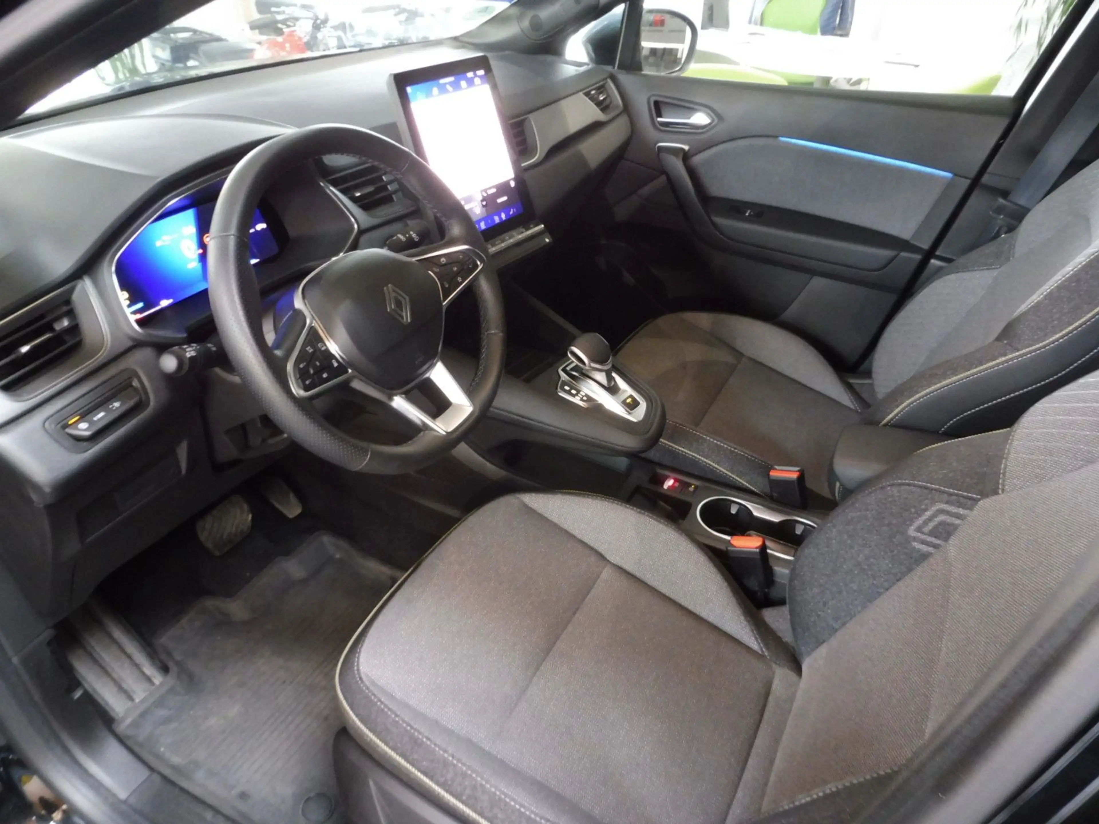 Renault Symbioz 145 E-Tech Full Hybrid Techno — photo 15