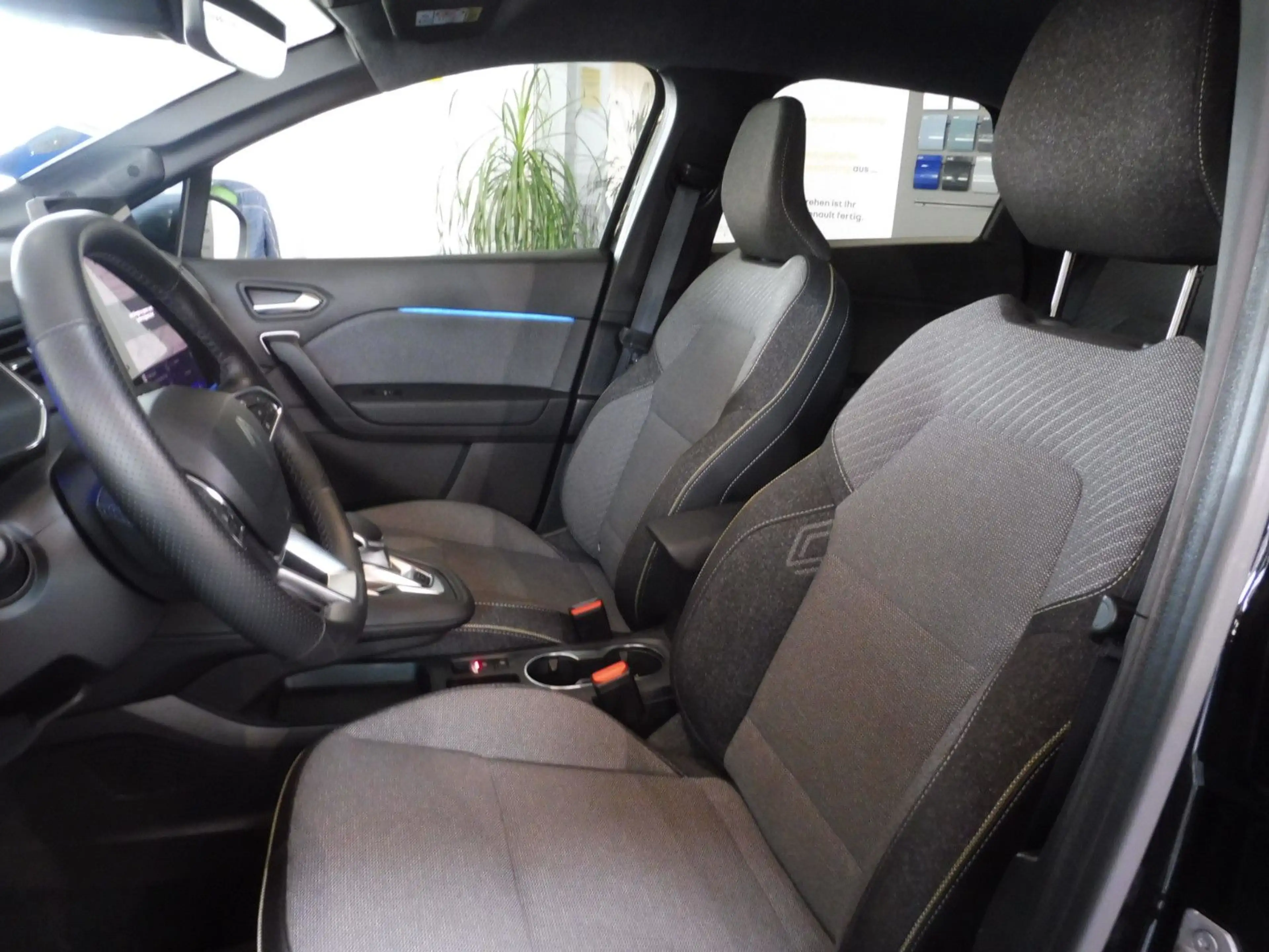 Renault Symbioz 145 E-Tech Full Hybrid Techno — photo 10