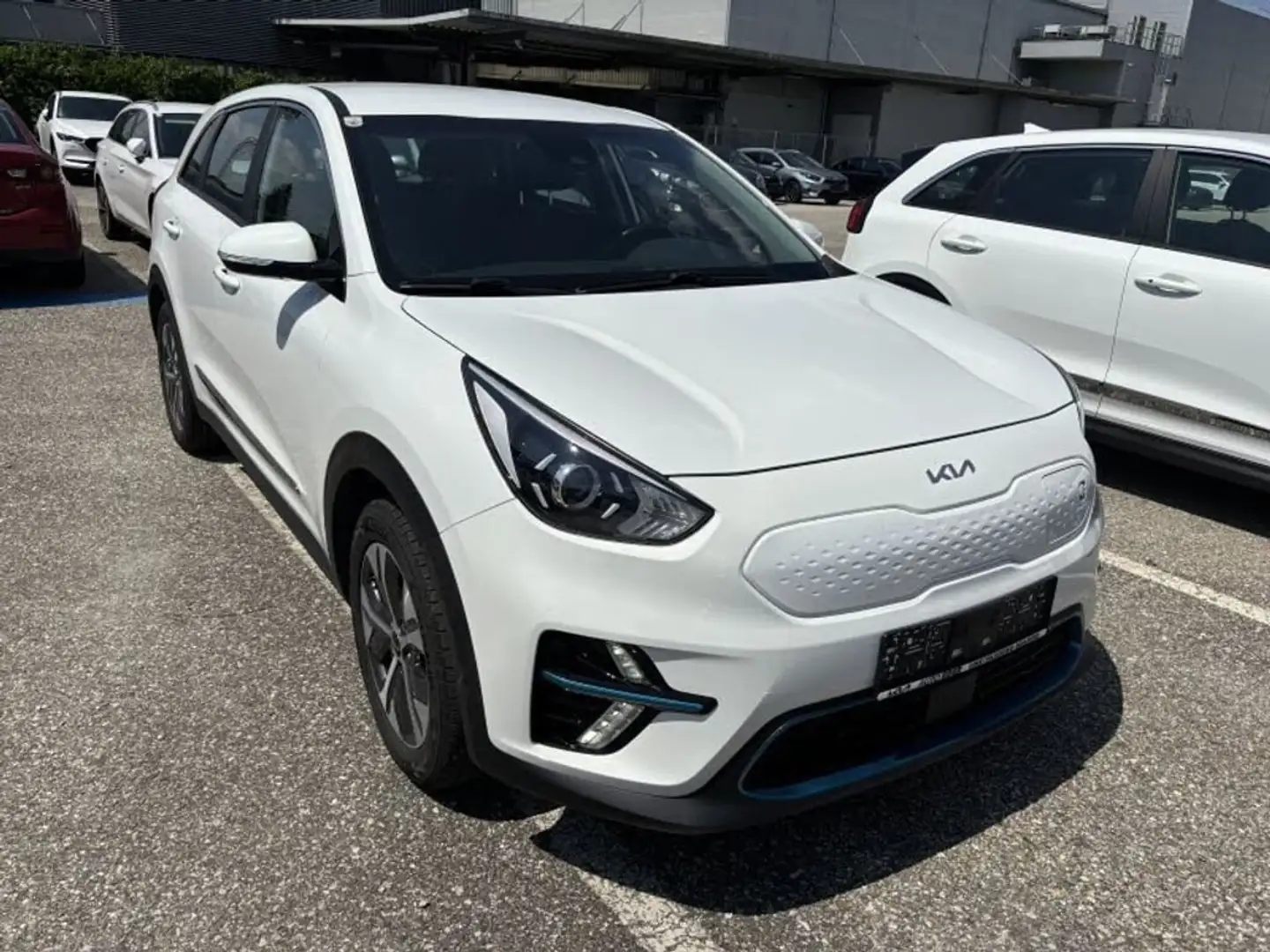 Kia e-Niro Niro EV 64kWh long Range Titan Aut./abn. AHK/Er... Weiß - 2