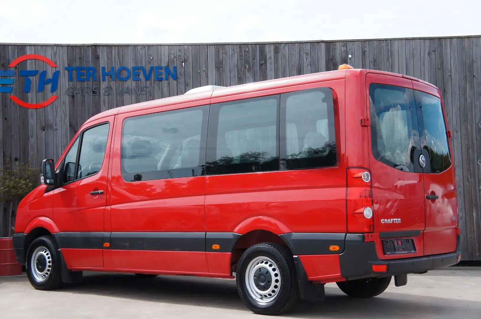 Volkswagen Crafter 2.5 TDi 9-Sitzer Klima Standheiz. 80KW Rot - 2