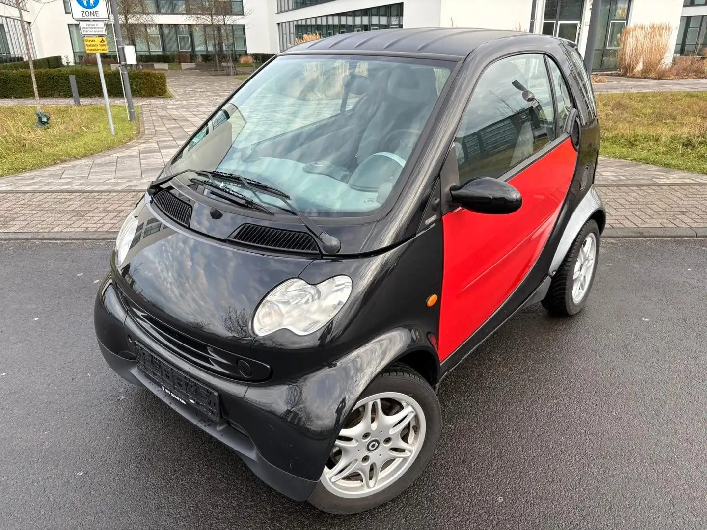 smart forTwo fortwo coupe Basis, ALU, El.-Fenster Schwarz - 2