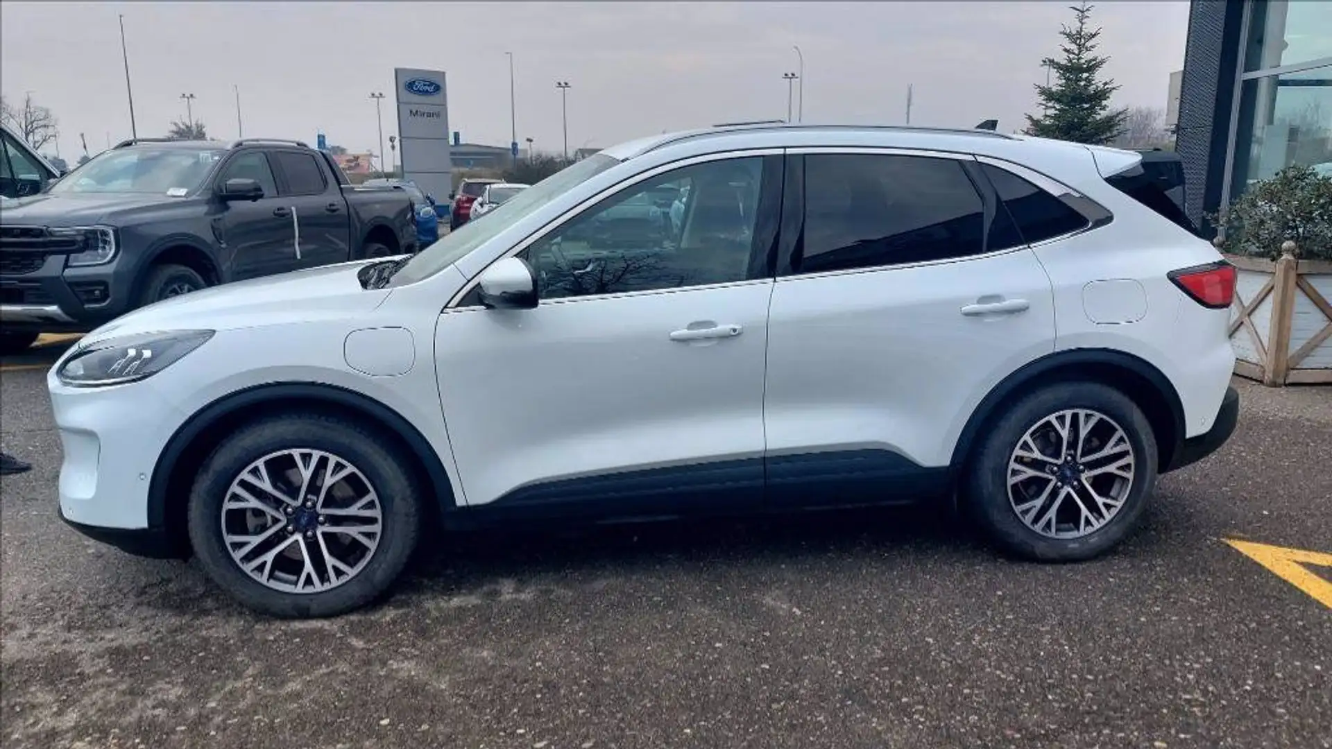 Ford Kuga 2.5 phev Titanium 2wd 225cv e-shifter Blanc - 2