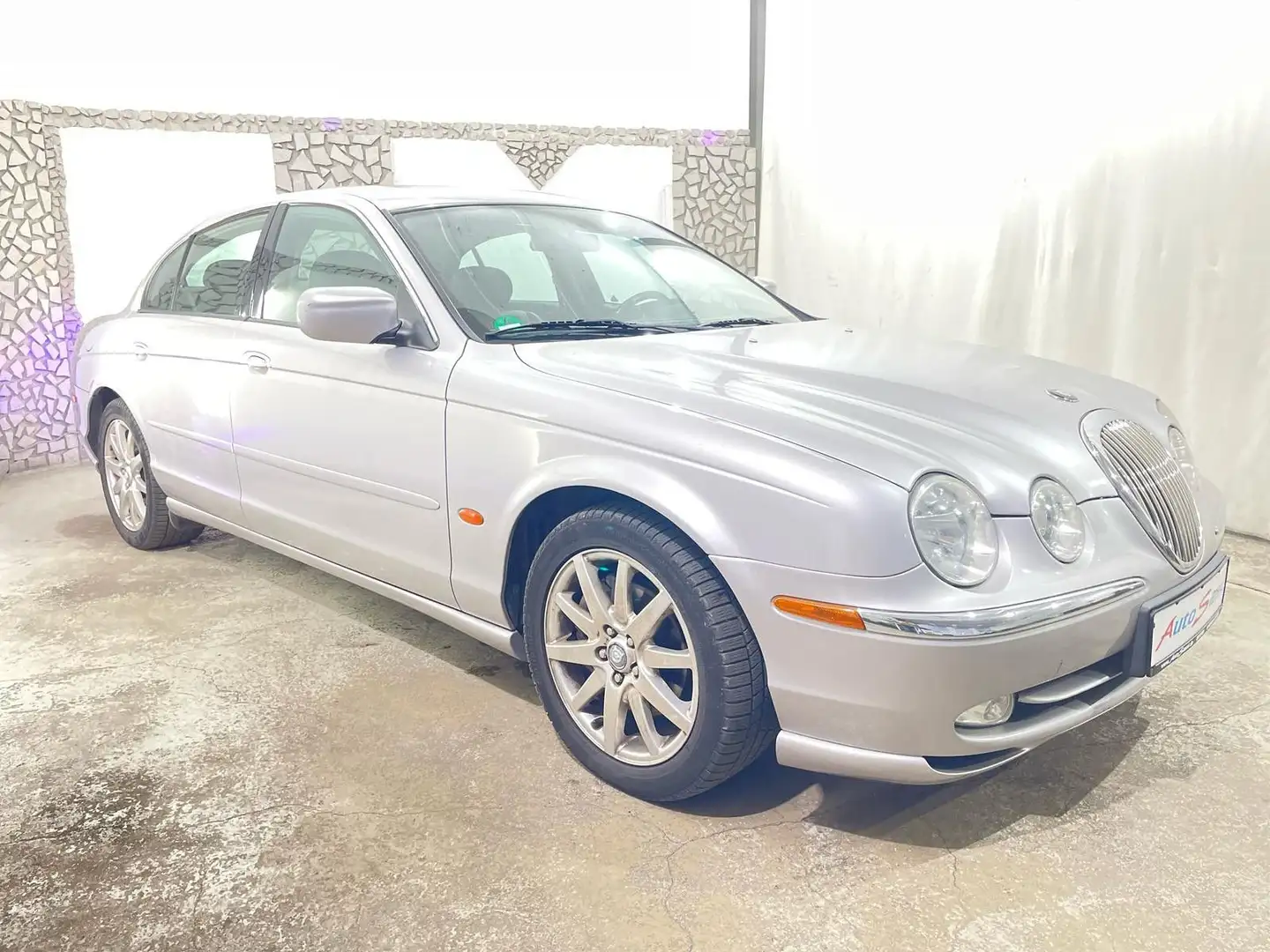 Jaguar S-Type V8 KLIMAA. VOLLLEDER TEMPOMAT SITZ.H PDC Plateado - 2