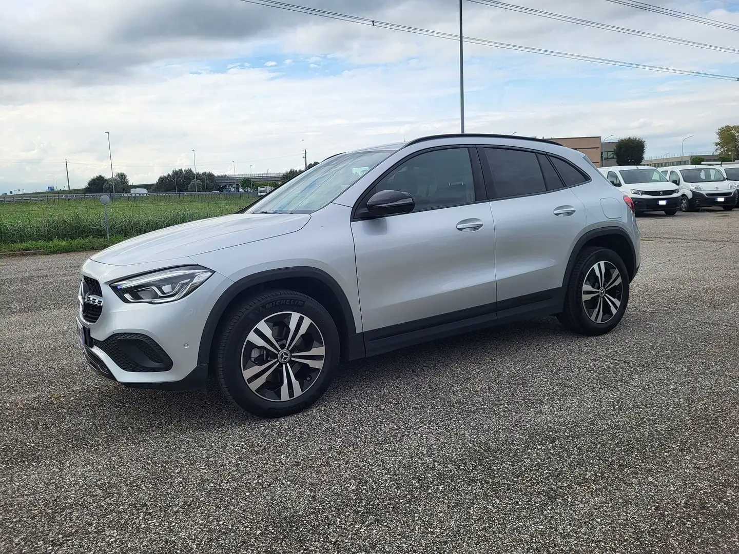 Mercedes-Benz GLA 200 d Sport Plus automatico Argento - 1
