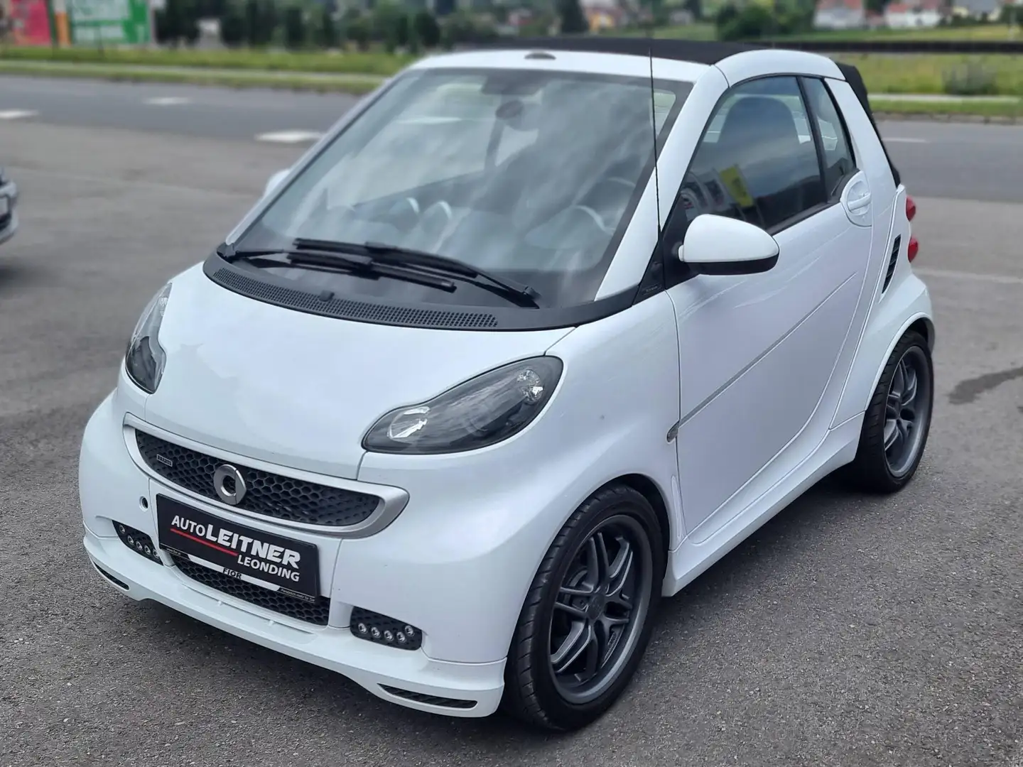 smart forTwo smart fortwo cabrio softouch BRABUS Xclusive Weiß - 1
