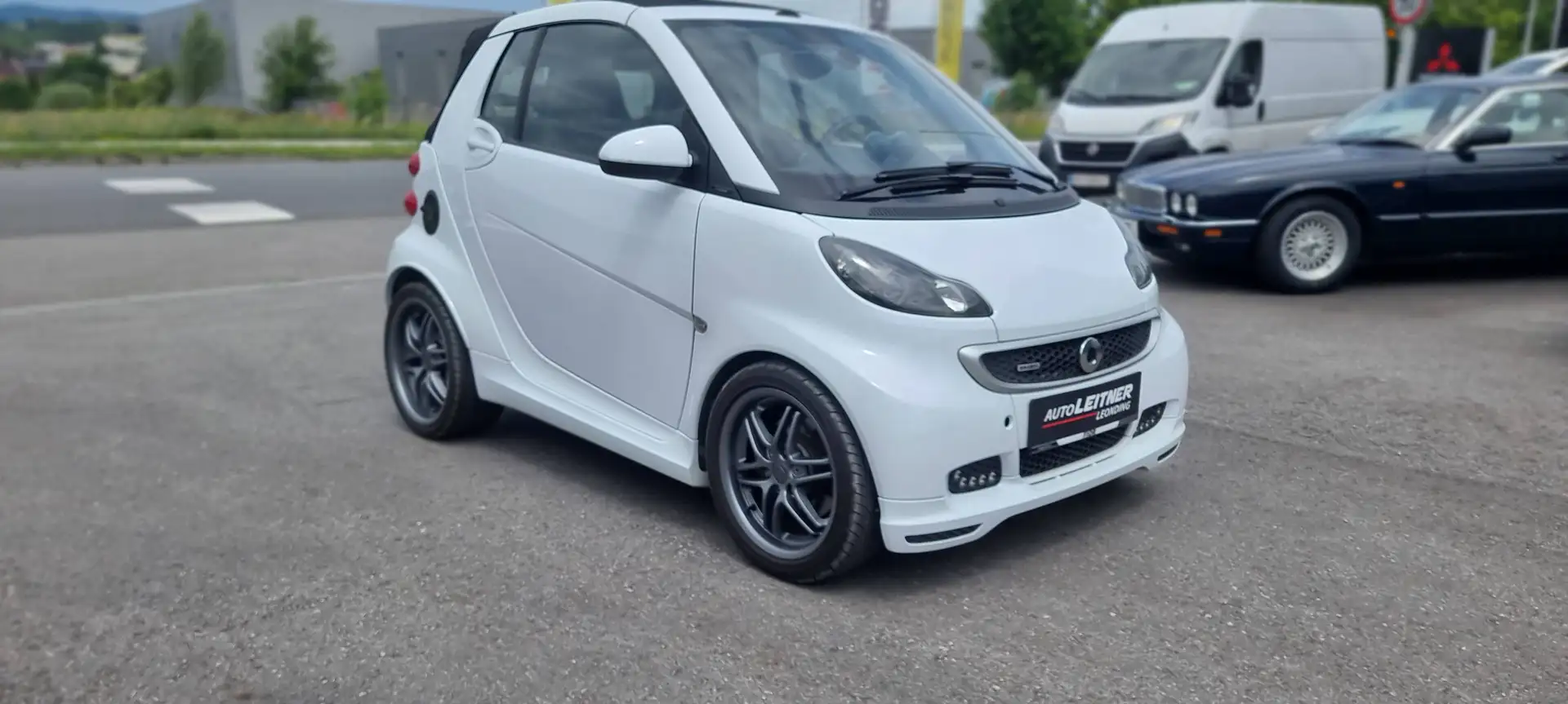smart forTwo smart fortwo cabrio softouch BRABUS Xclusive Weiß - 2