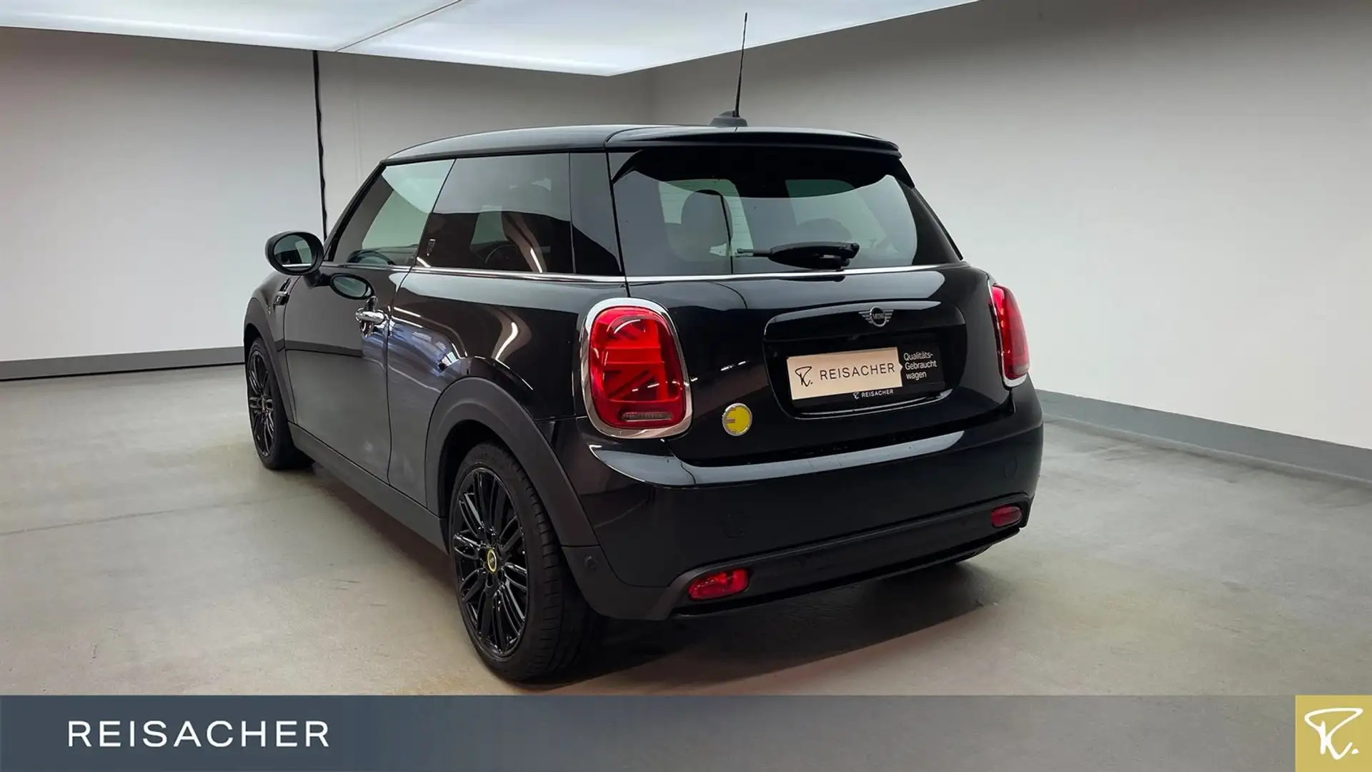 MINI Cooper SE Yours-Trim,Pano,Navi,Leder,HUD,RFK,LED Schwarz - 2
