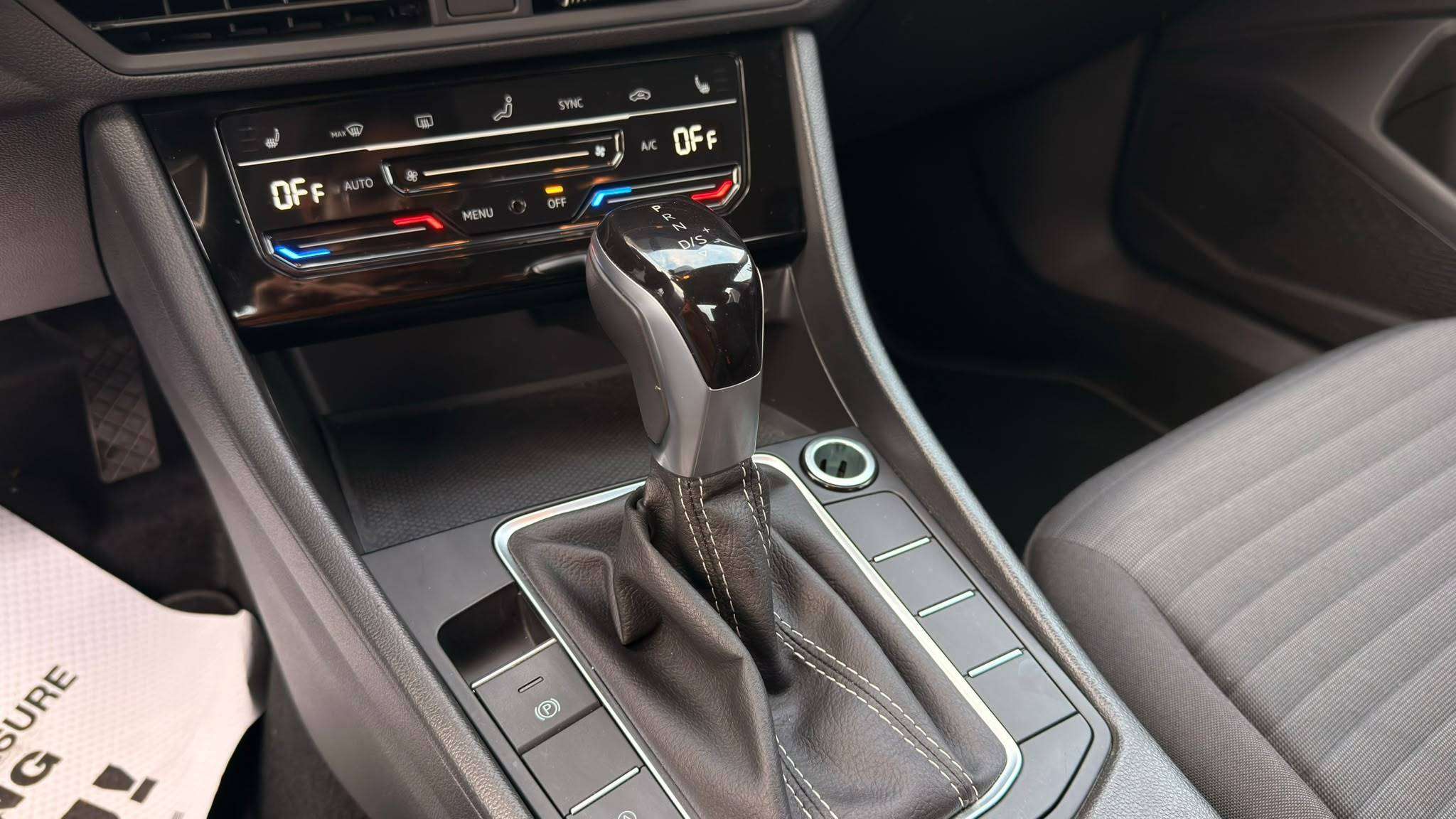 2025 Volkswagen Jetta Sedan — view 12