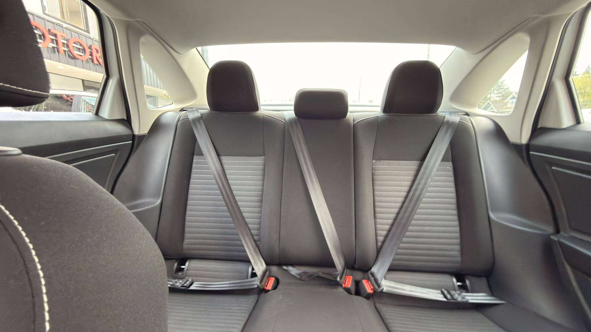 2025 Volkswagen Jetta Sedan — view 15