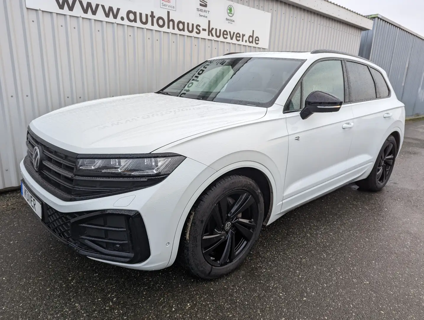 Volkswagen Touareg R-Line 3,0 TDI DSG 4M+AHK+Matrix+Pano+20 Weiß - 1