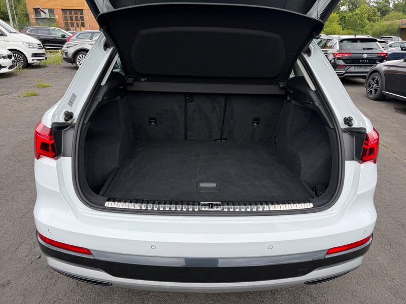 Audi Q3 40 TFSI quattro Standheizung Digital Kamera — photo 13