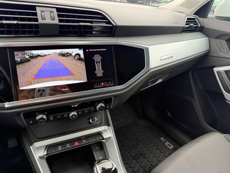 Audi Q3 40 TFSI quattro Standheizung Digital Kamera — photo 11