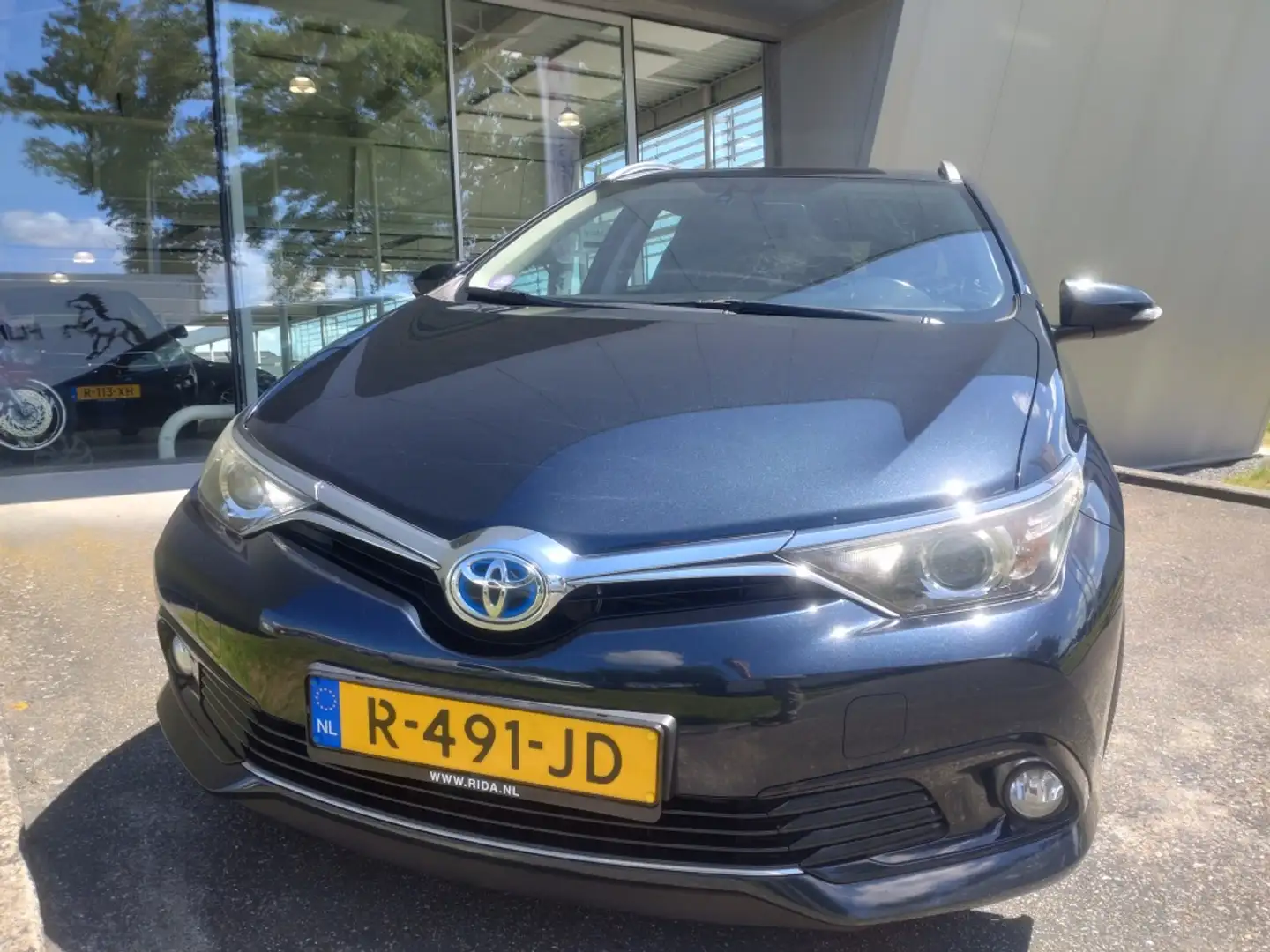Toyota Auris Touring sports 1.8 Hybrid | Automaat Nero - 2