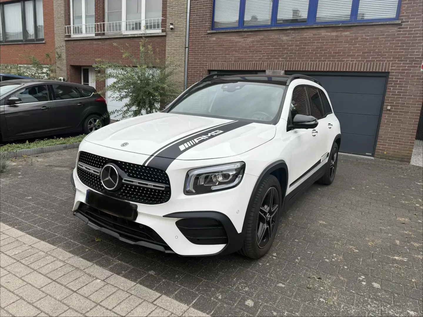 Mercedes-Benz GLB 250 4-Matic - 1