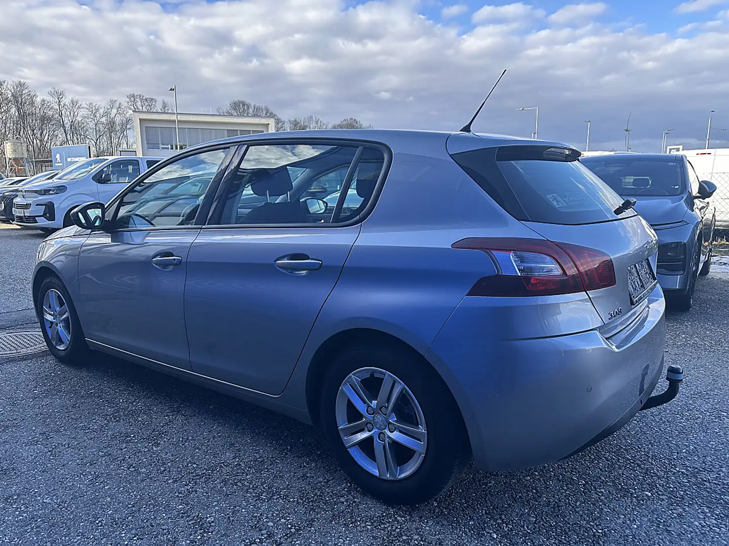 Peugeot 308 1,6 HDi 92 FAP Active Grau - 2