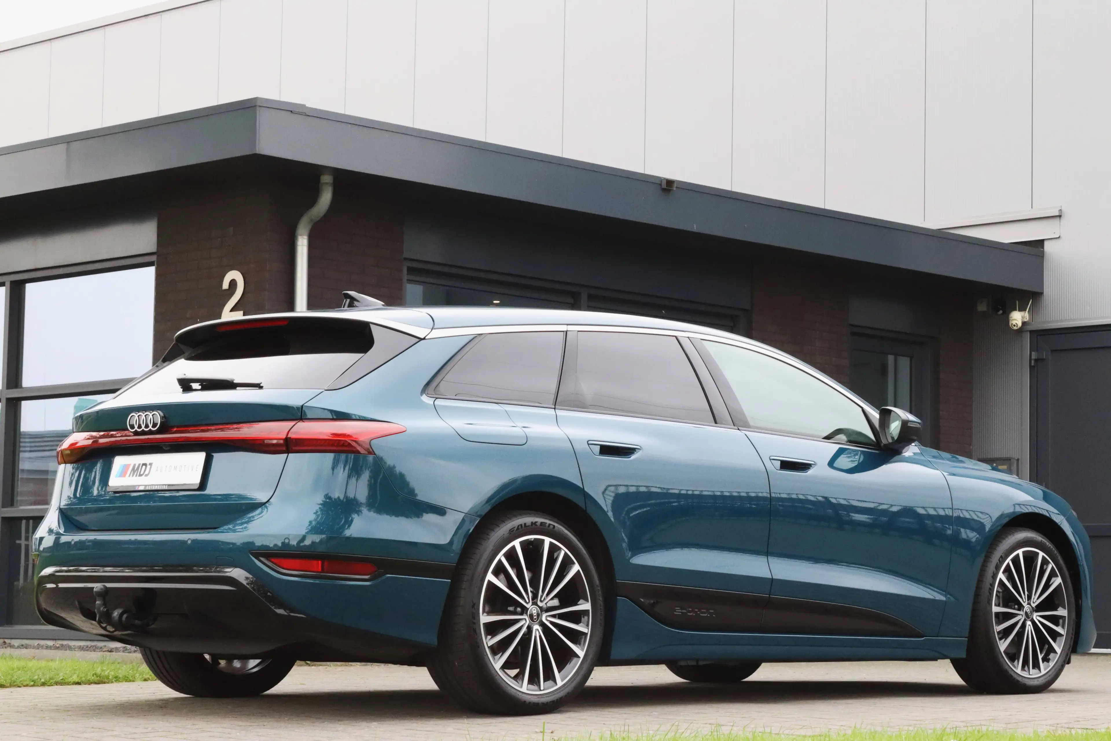 Audi A6 e-tron edition 83 kWh I 20 inch I Trekhaak I Garantie tot 08-2030 I Passenger display — photo 2