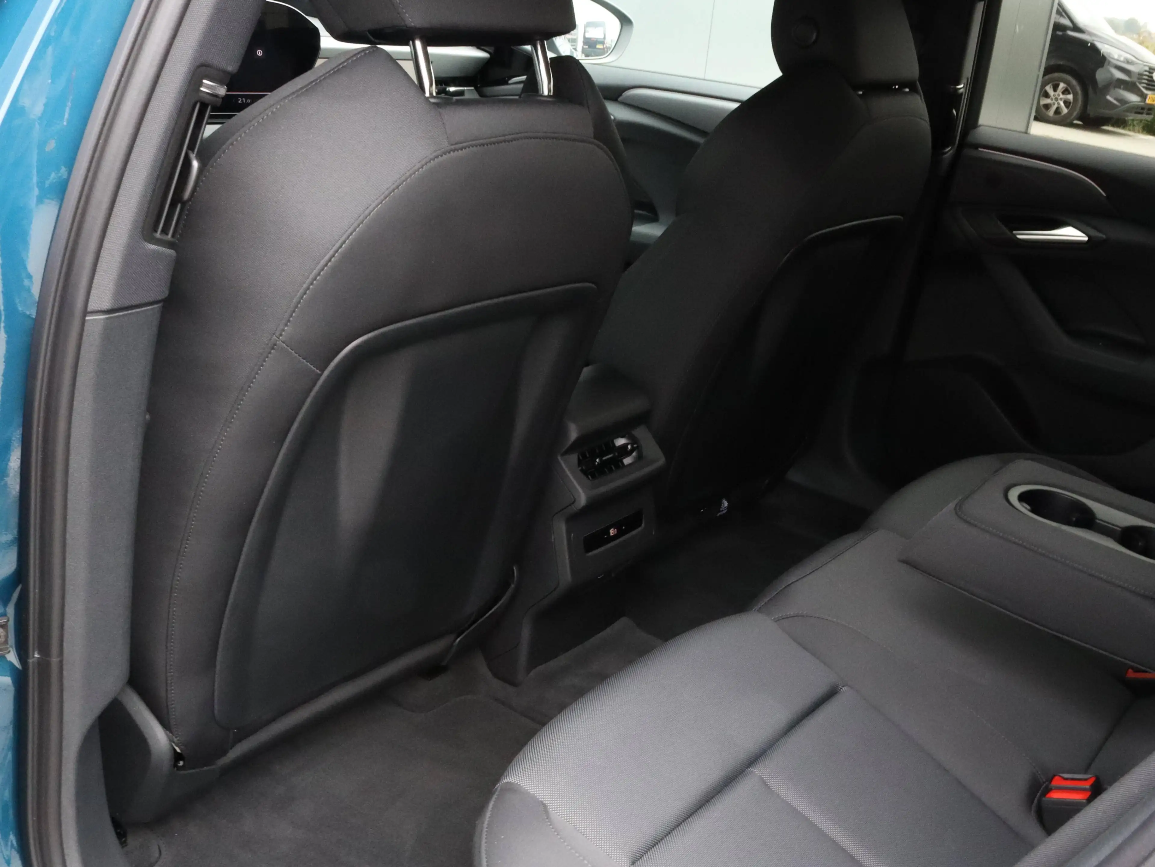 Audi A6 e-tron edition 83 kWh I 20 inch I Trekhaak I Garantie tot 08-2030 I Passenger display — photo 26