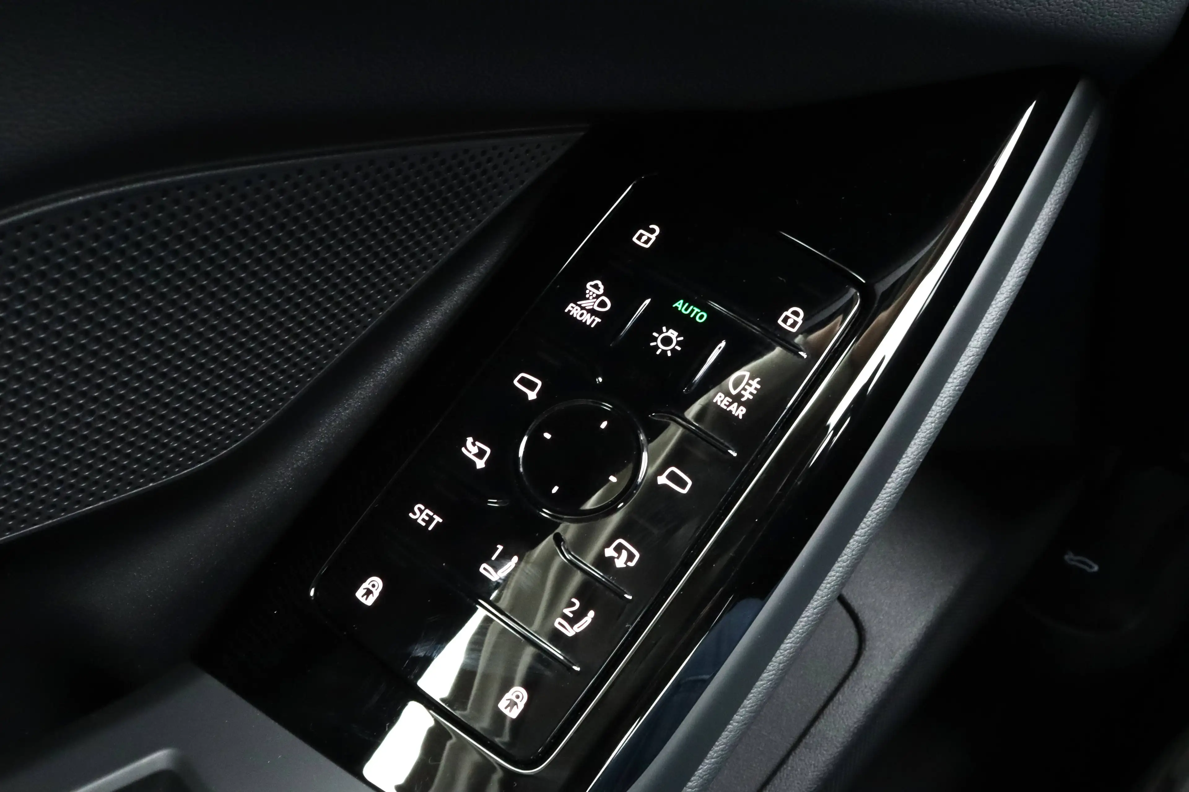 Audi A6 e-tron edition 83 kWh I 20 inch I Trekhaak I Garantie tot 08-2030 I Passenger display — photo 22