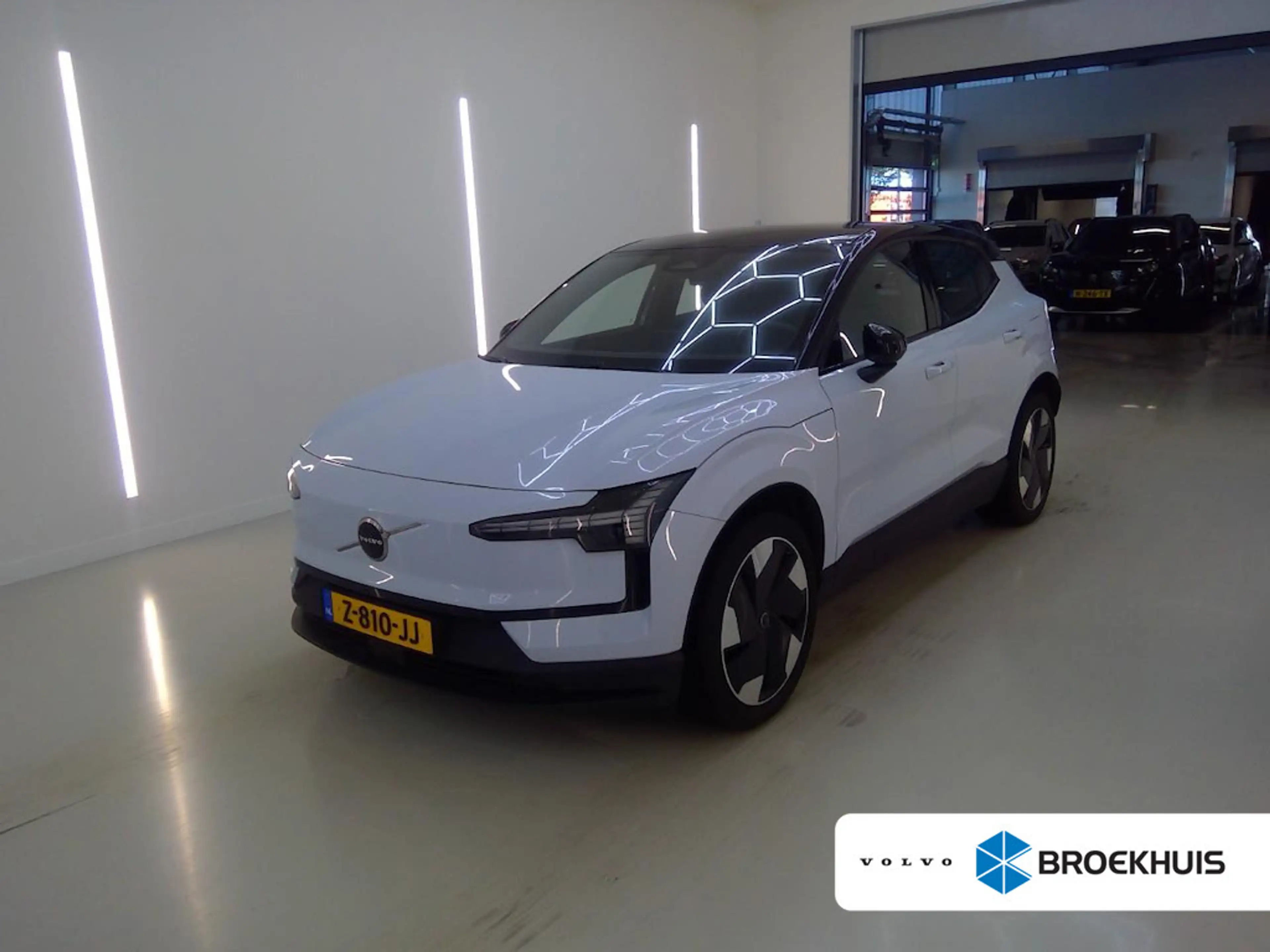Volvo EX30 Single Motor Extended Range Plus 69 kWh | Afwijken